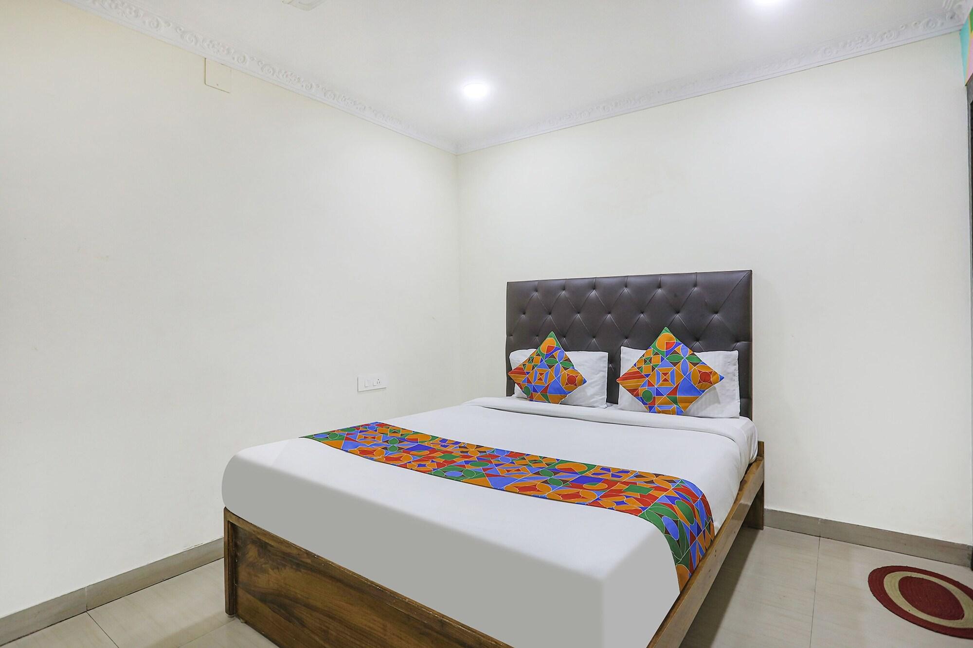 Varios FabHotel Greenland Classic