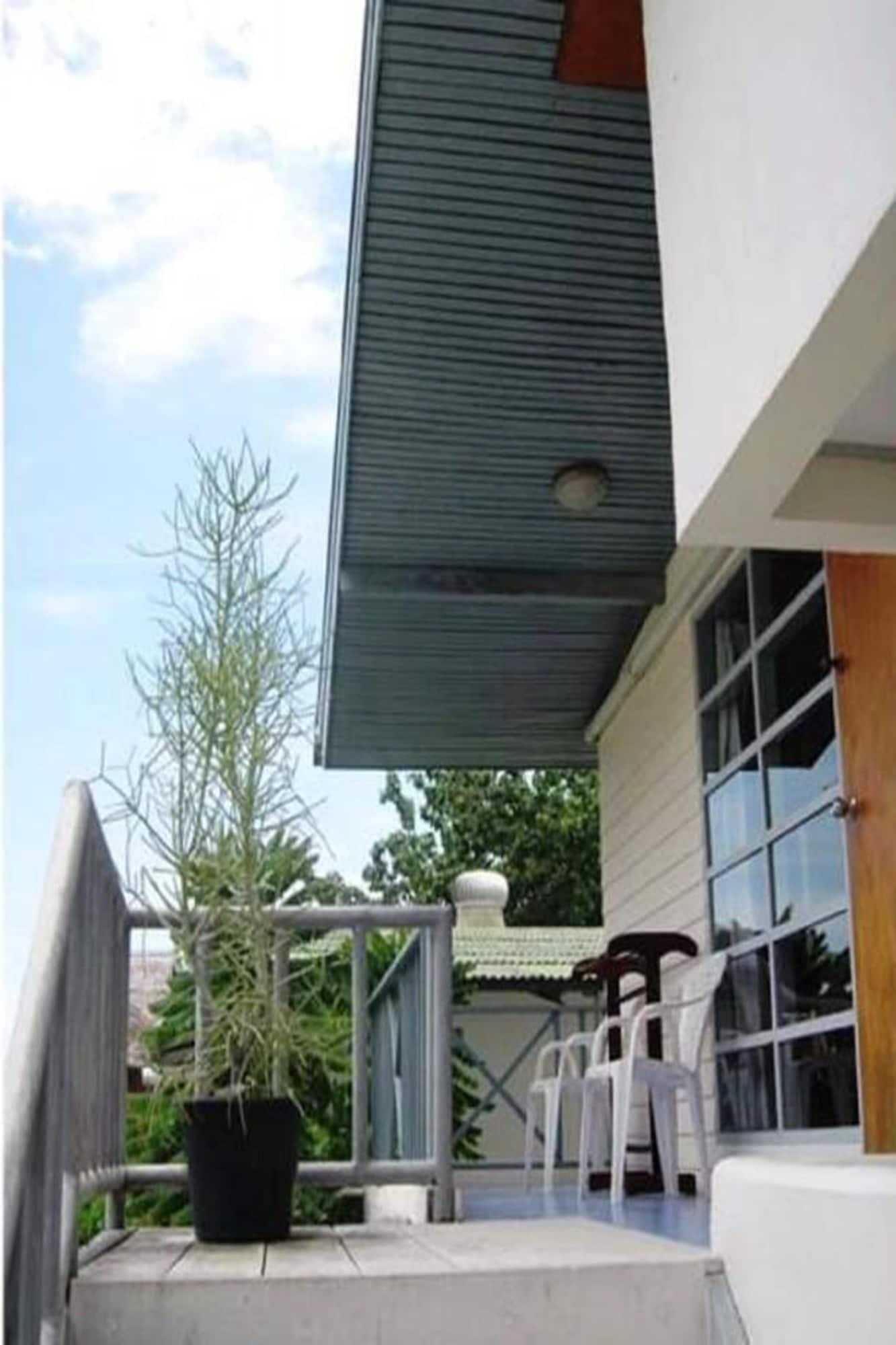 Vista Exterior Phi Phi Inn