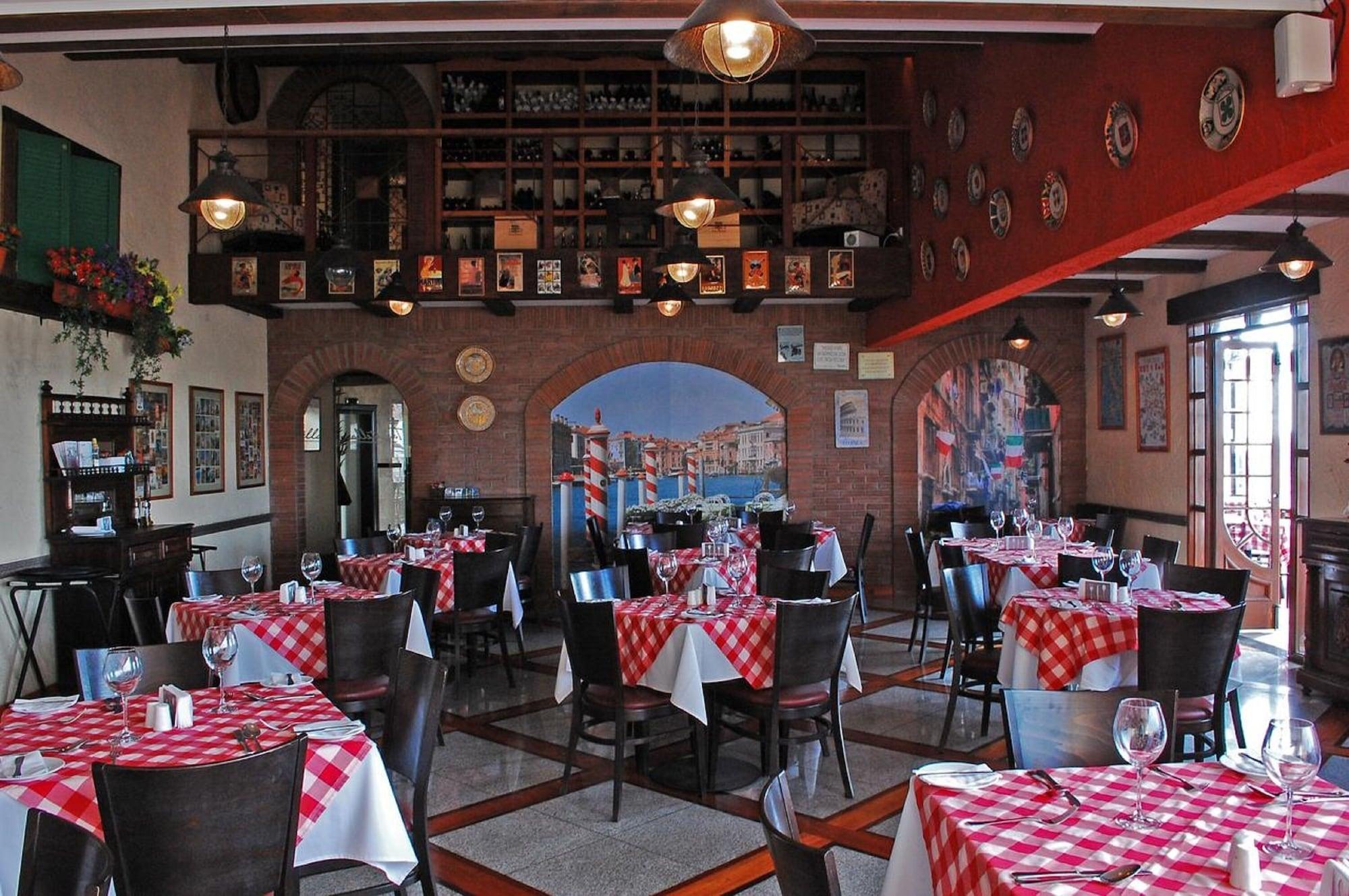 Restaurant Hotel Florencia Suites & Apart