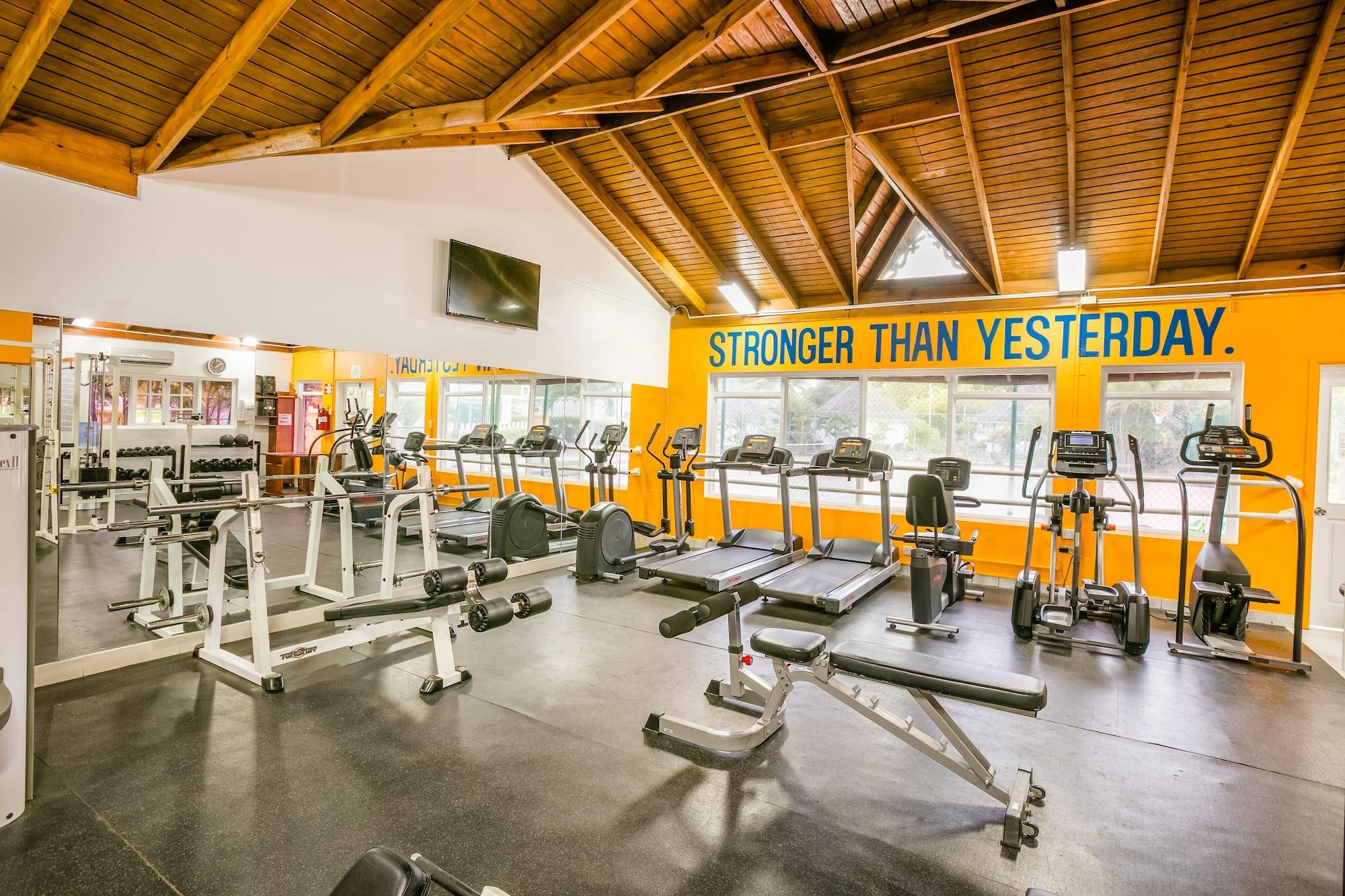 Gimnasio Decameron Club Caribbean Runaway Bay, Ramada All-Inclusive Resort