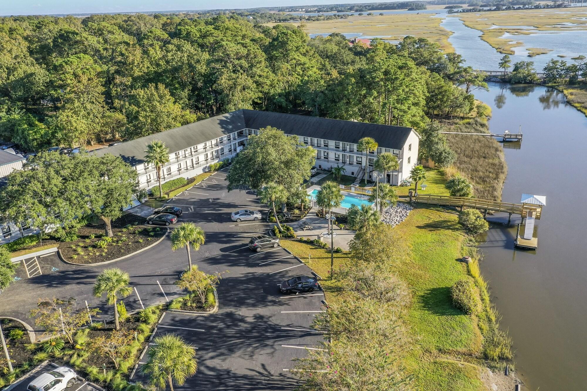 Varios Charleston Creekside Inn