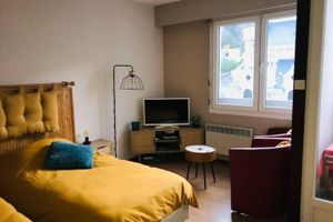 Alquiler Vacacional - Charming studio, private parking, elevator and balcony