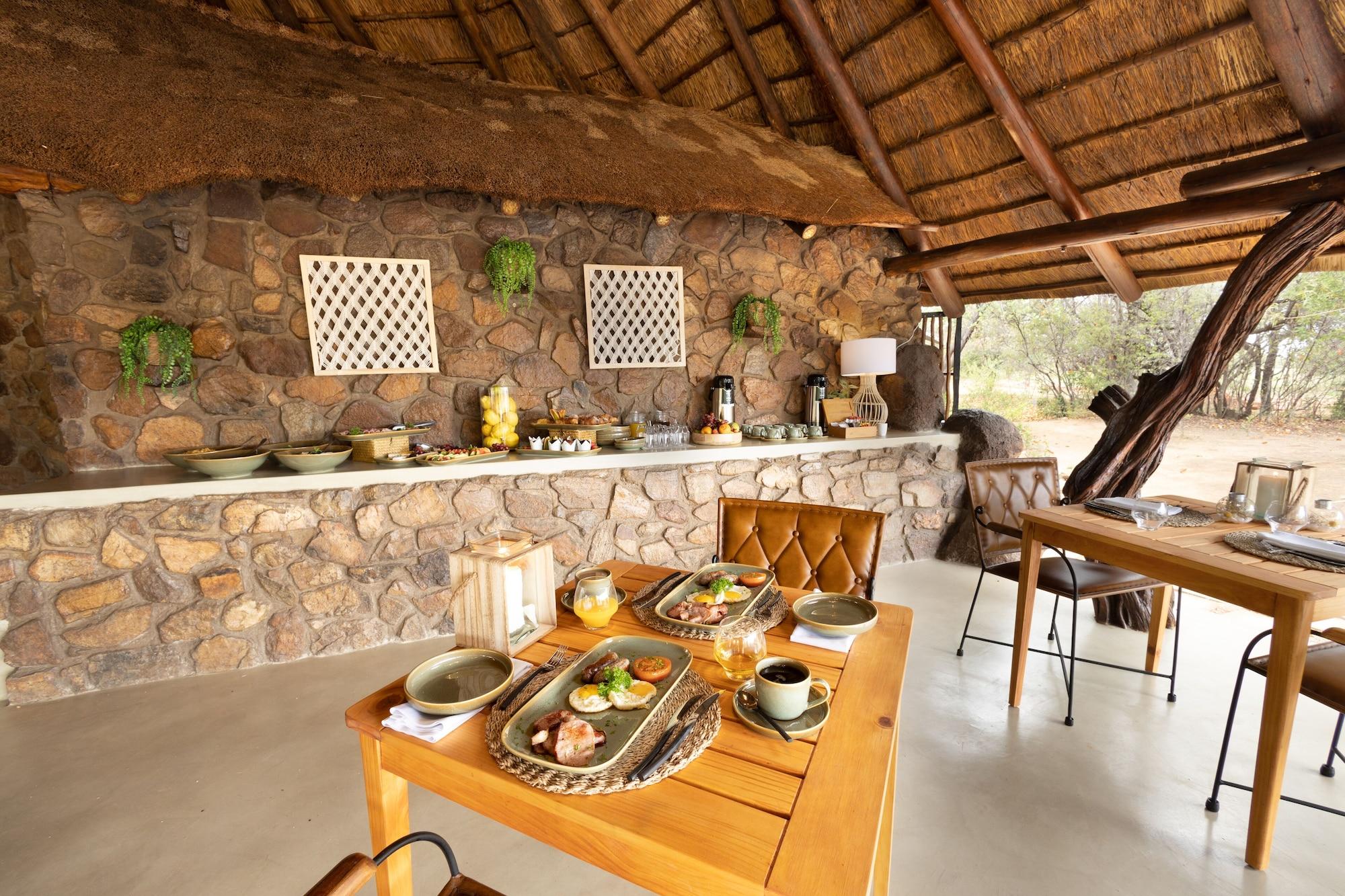 Restaurant Kwafubesi Tented Safari Camp