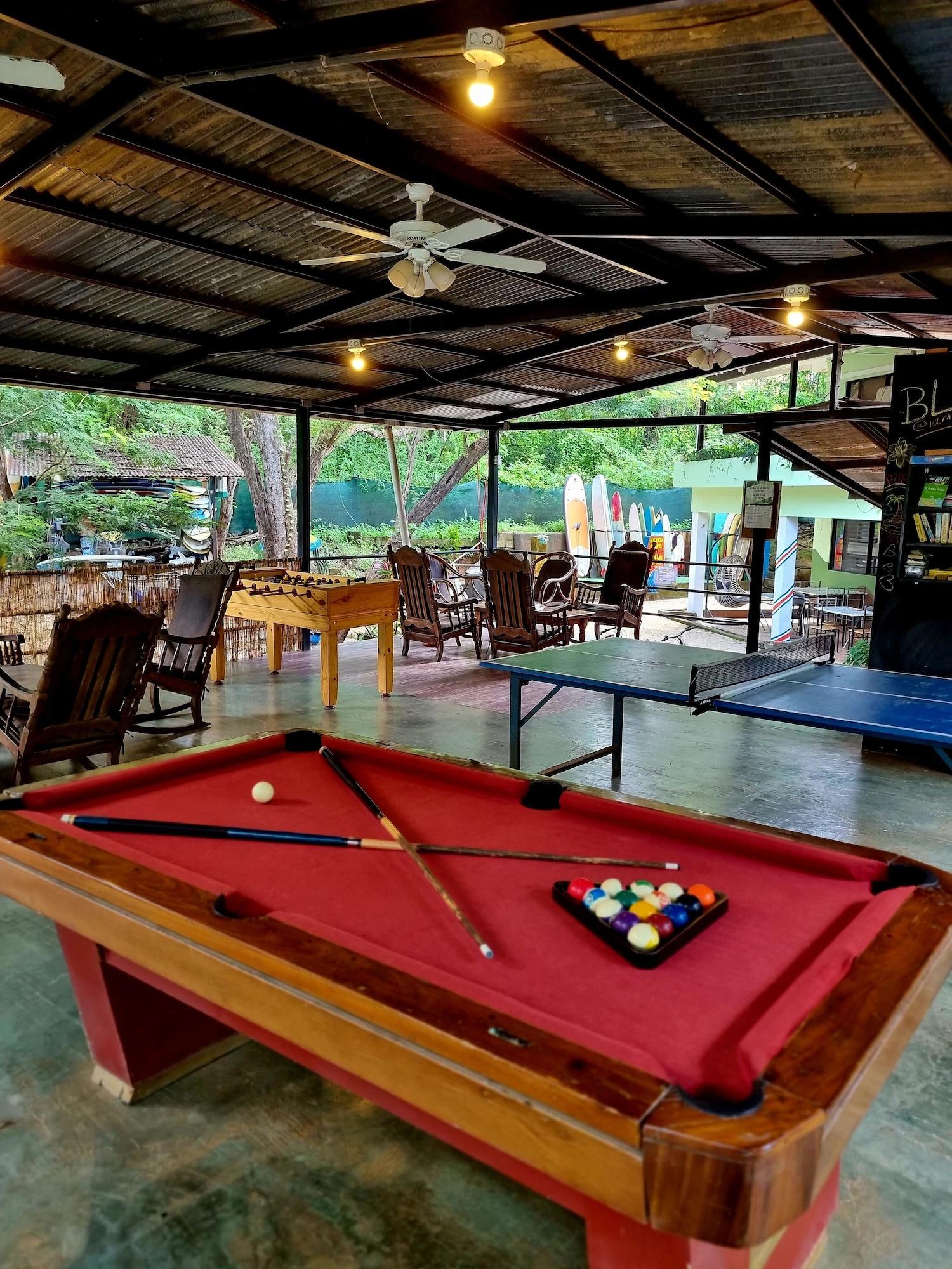 Instalaciones Recreativas Casa Pura Vida Surf Hostel