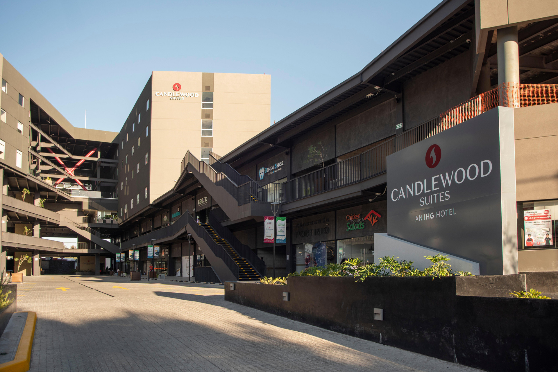 Vista Exterior Candlewood Suites Guadalajara Galerias by IHG