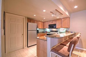 Alquiler Vacacional - Luxe Lakeside Regatta Bay Getaway w/ Pool Access!