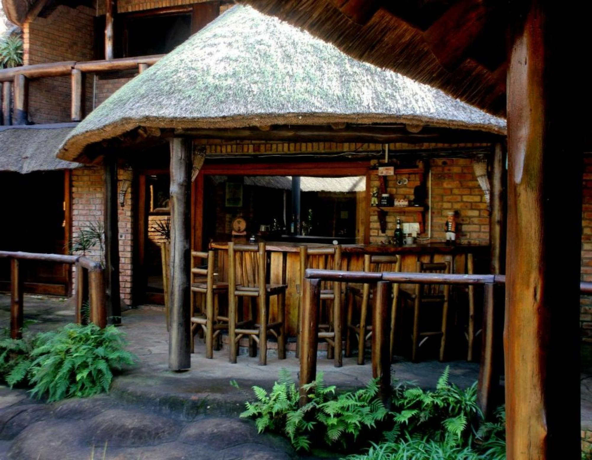 Bar/Salón Marrob Lodge