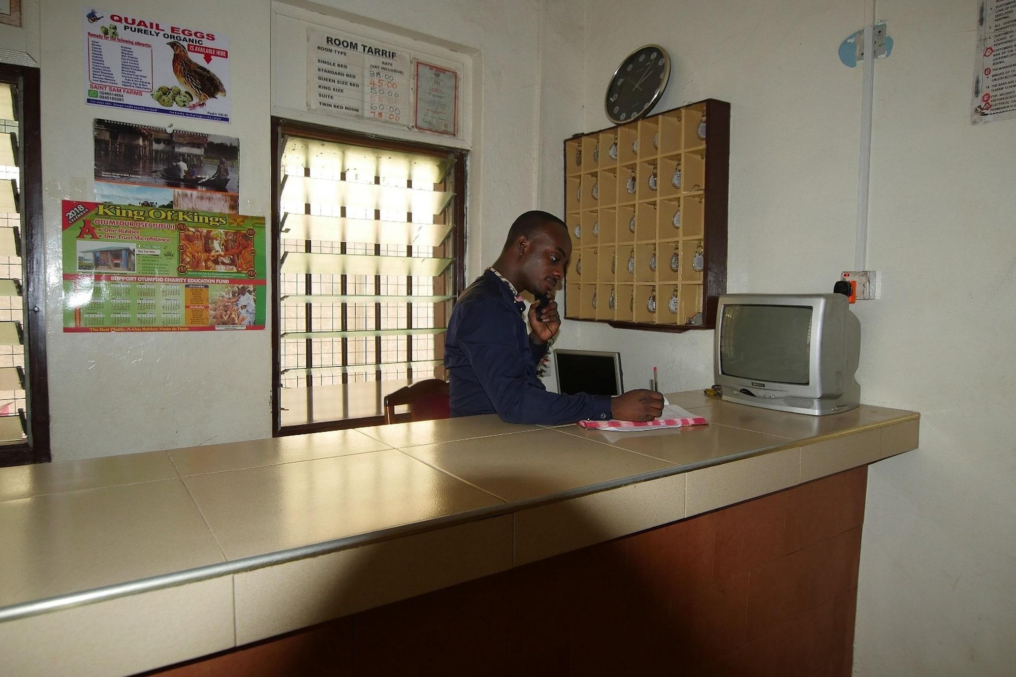 Vista Lobby St. Sam Hotel Kamusi