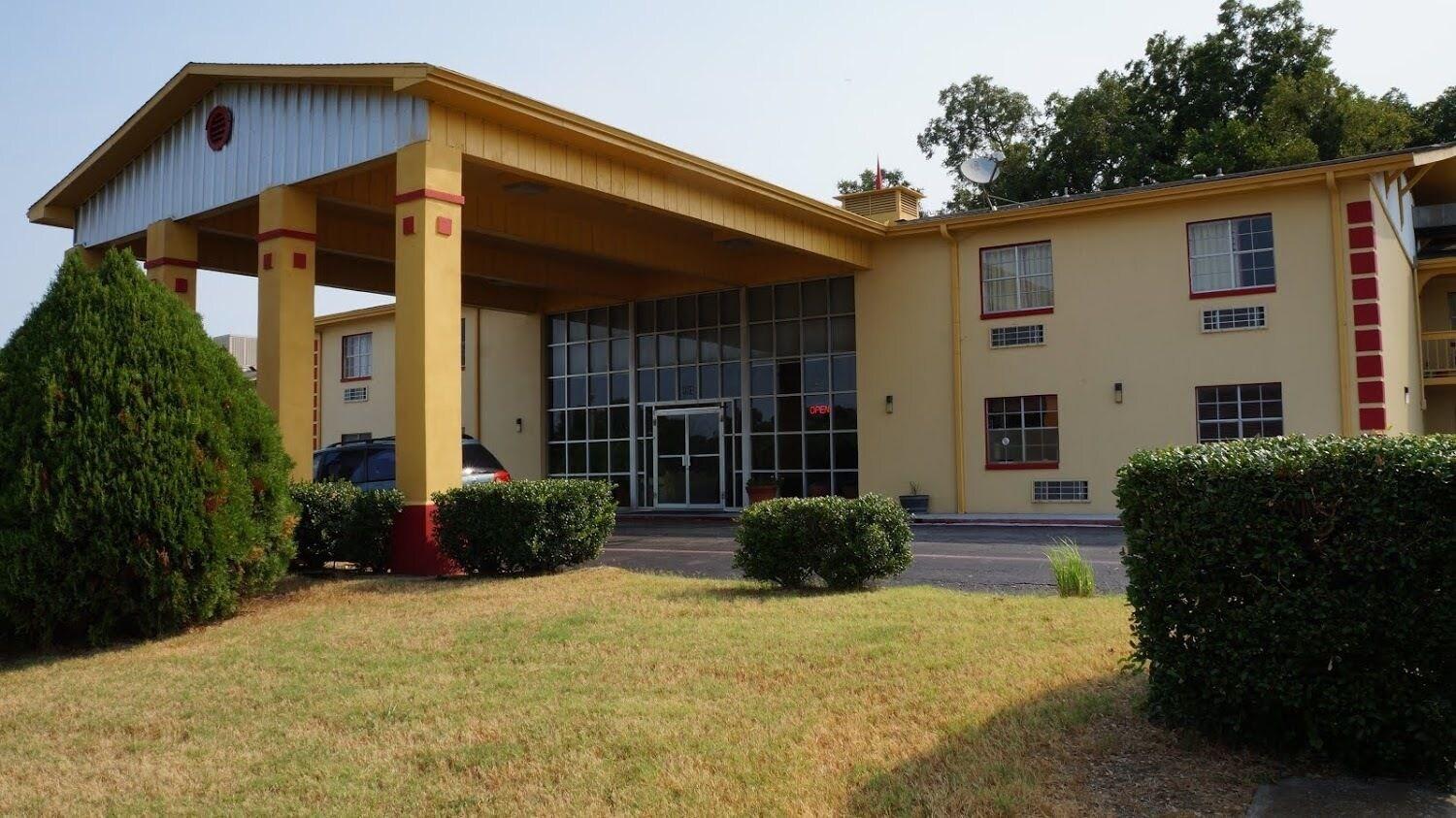 Varios Travelers Inn