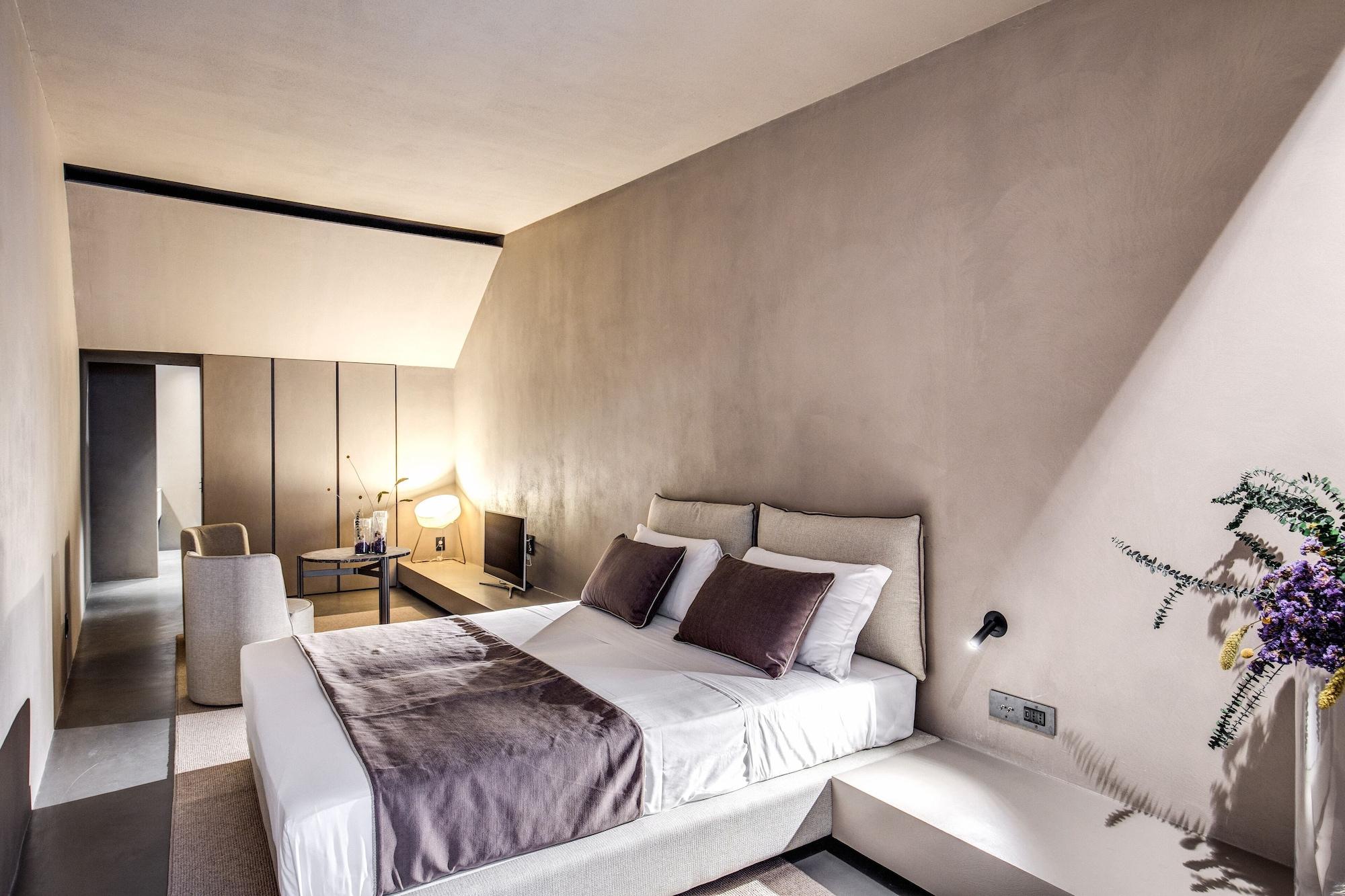 Varios Elysium Suites Collection