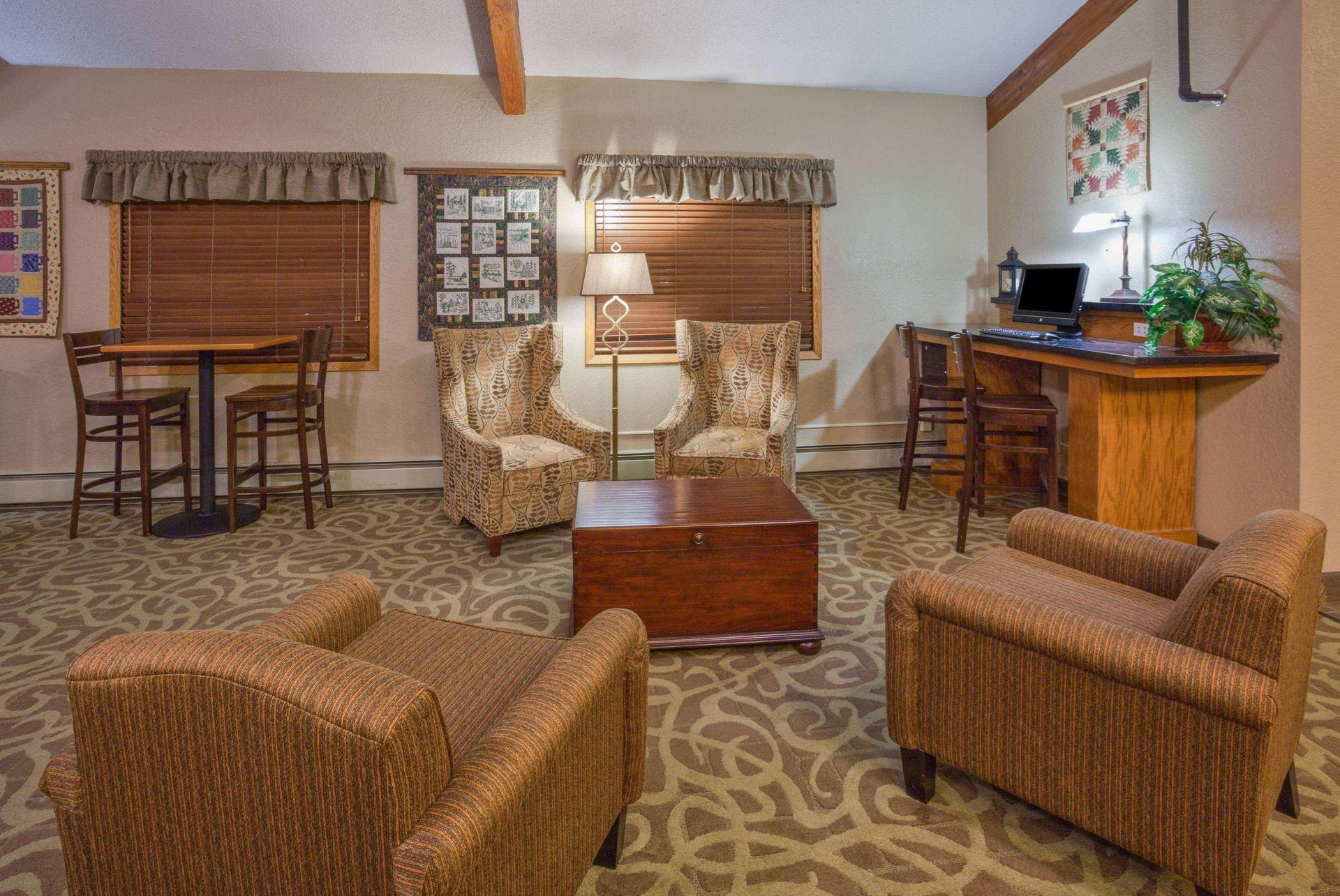 Vista Lobby AmericInn by Wyndham Roseau