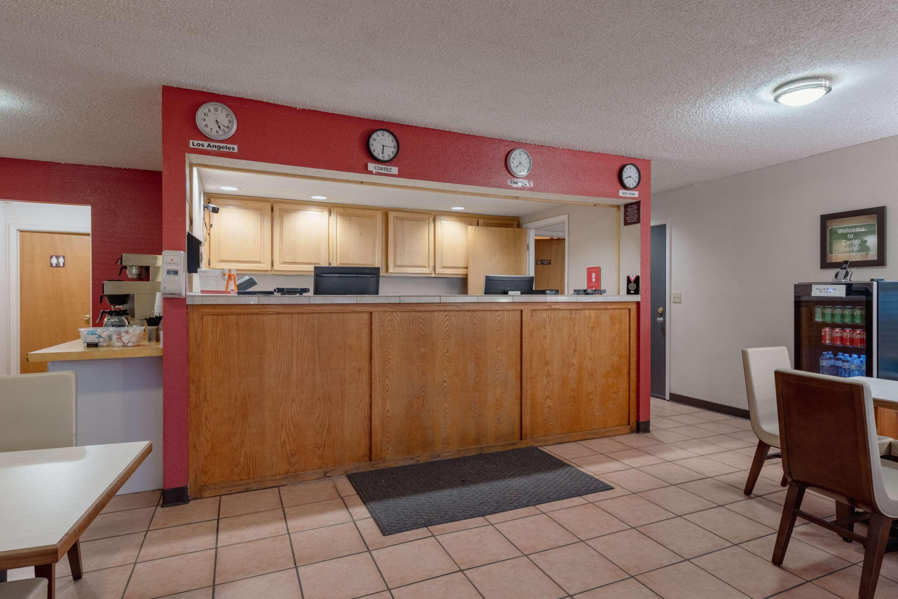 Vista Lobby Econo Lodge Cortez near Mesa Verde