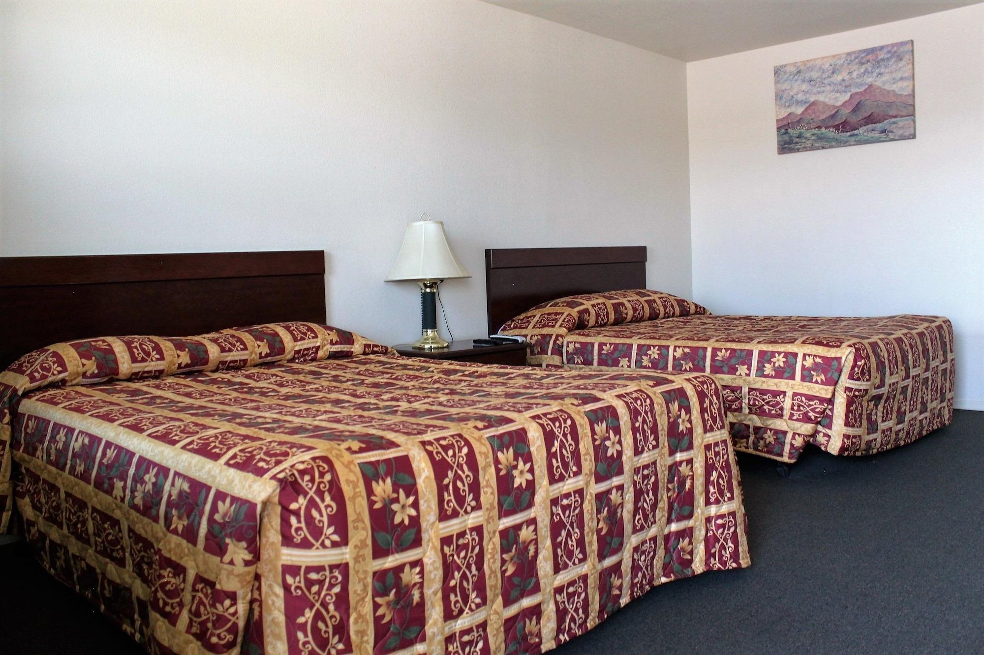 Varios Adobe Inn Motel