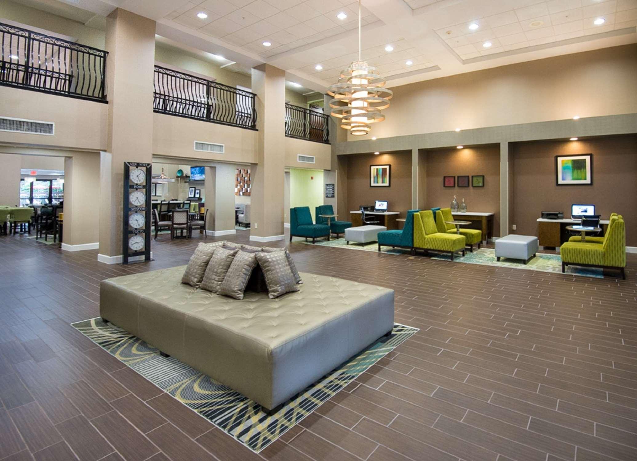 Vista Lobby Hampton Inn & Suites Fort Myers Beach/Sanibel Gateway