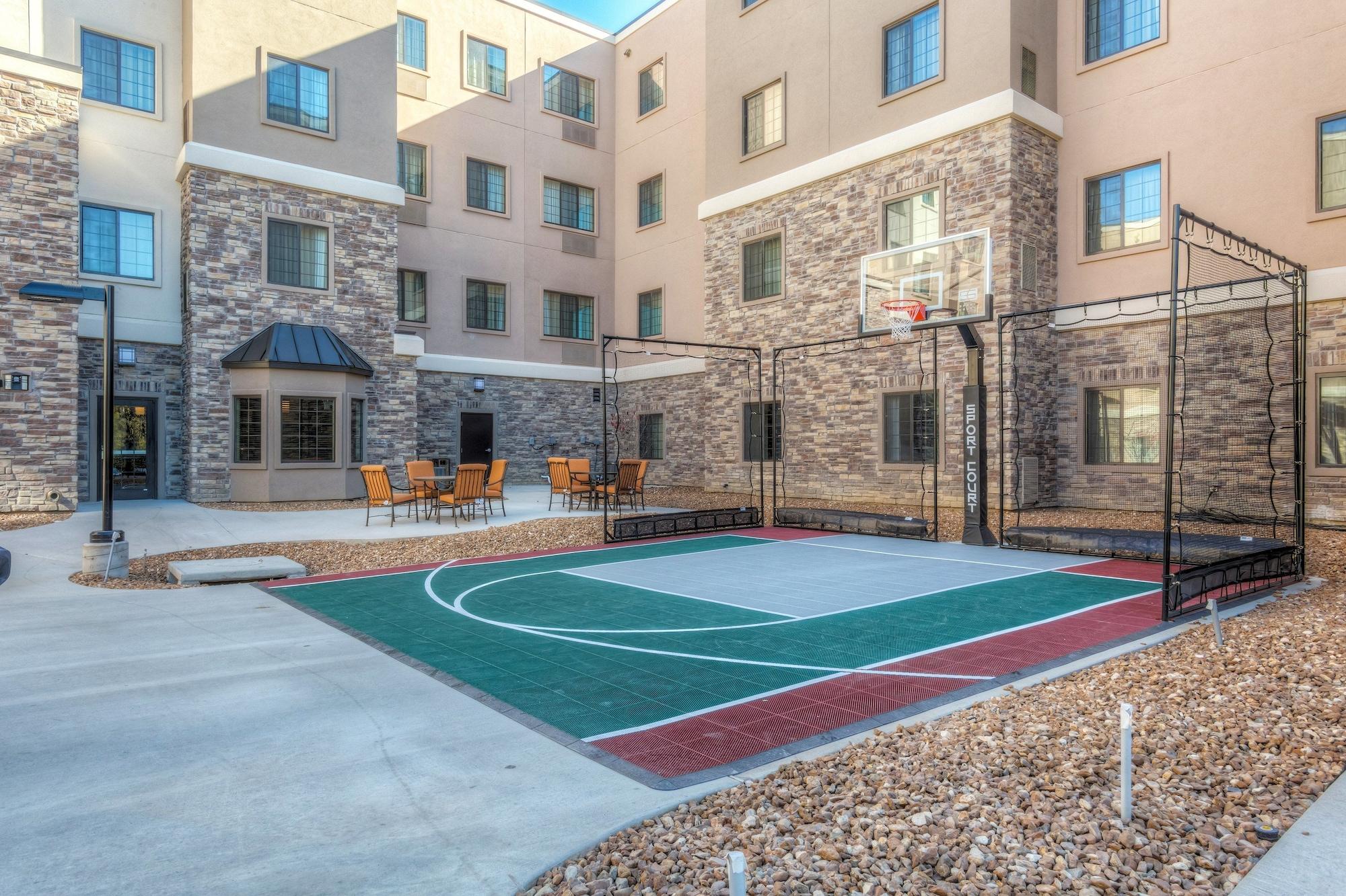 Instalaciones Recreativas Staybridge Suites St Louis - Westport by IHG