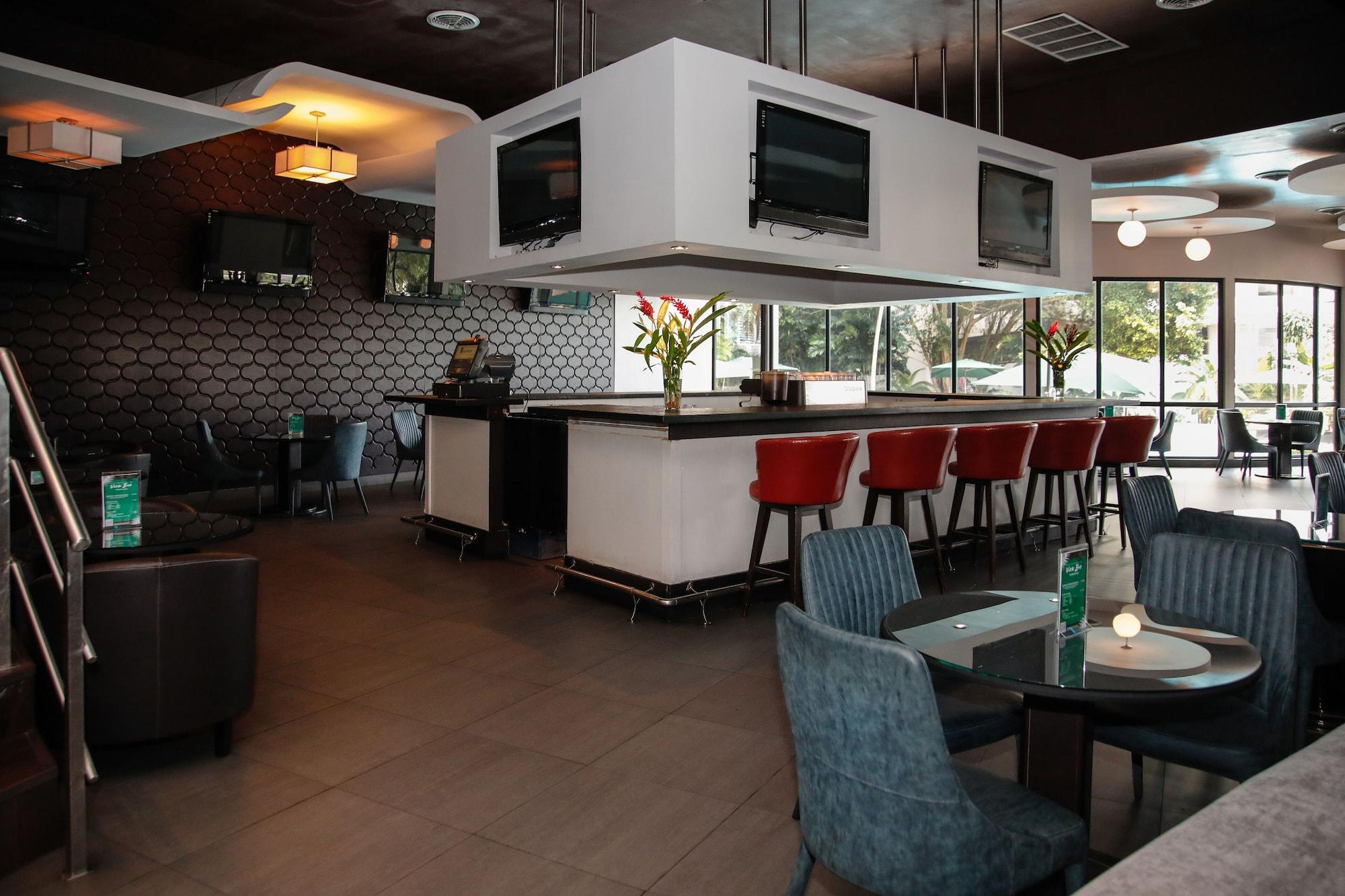 Bar/Salón Plaza Paitilla Inn Hotel