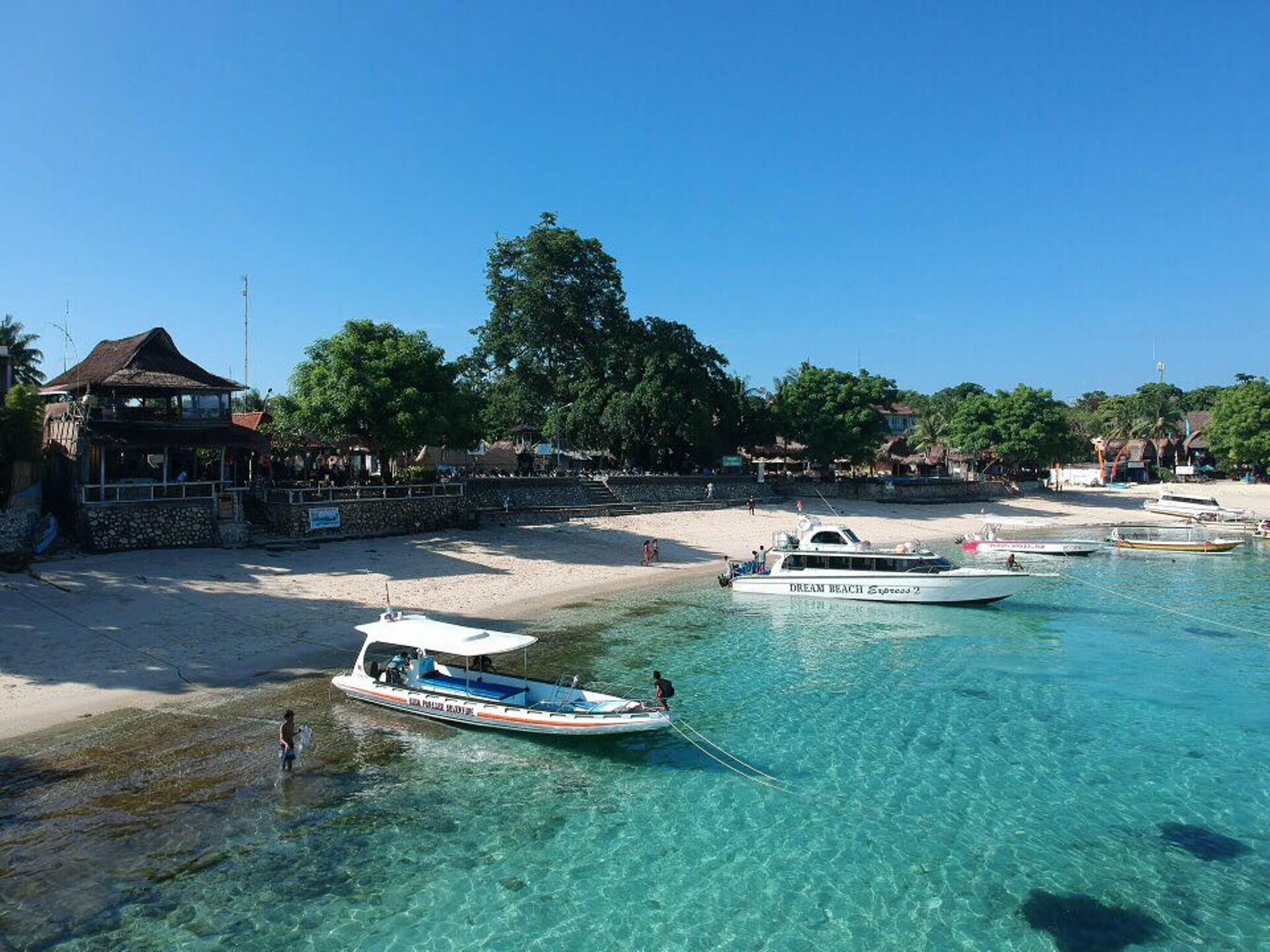 Vista Exterior Sanghyang Bay Villas
