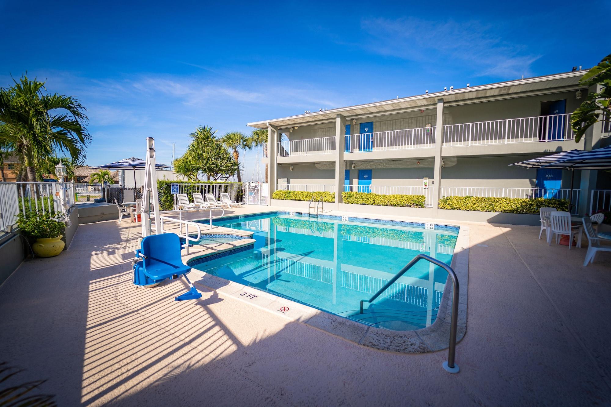 Vista Piscina Dockside Inn & Resort