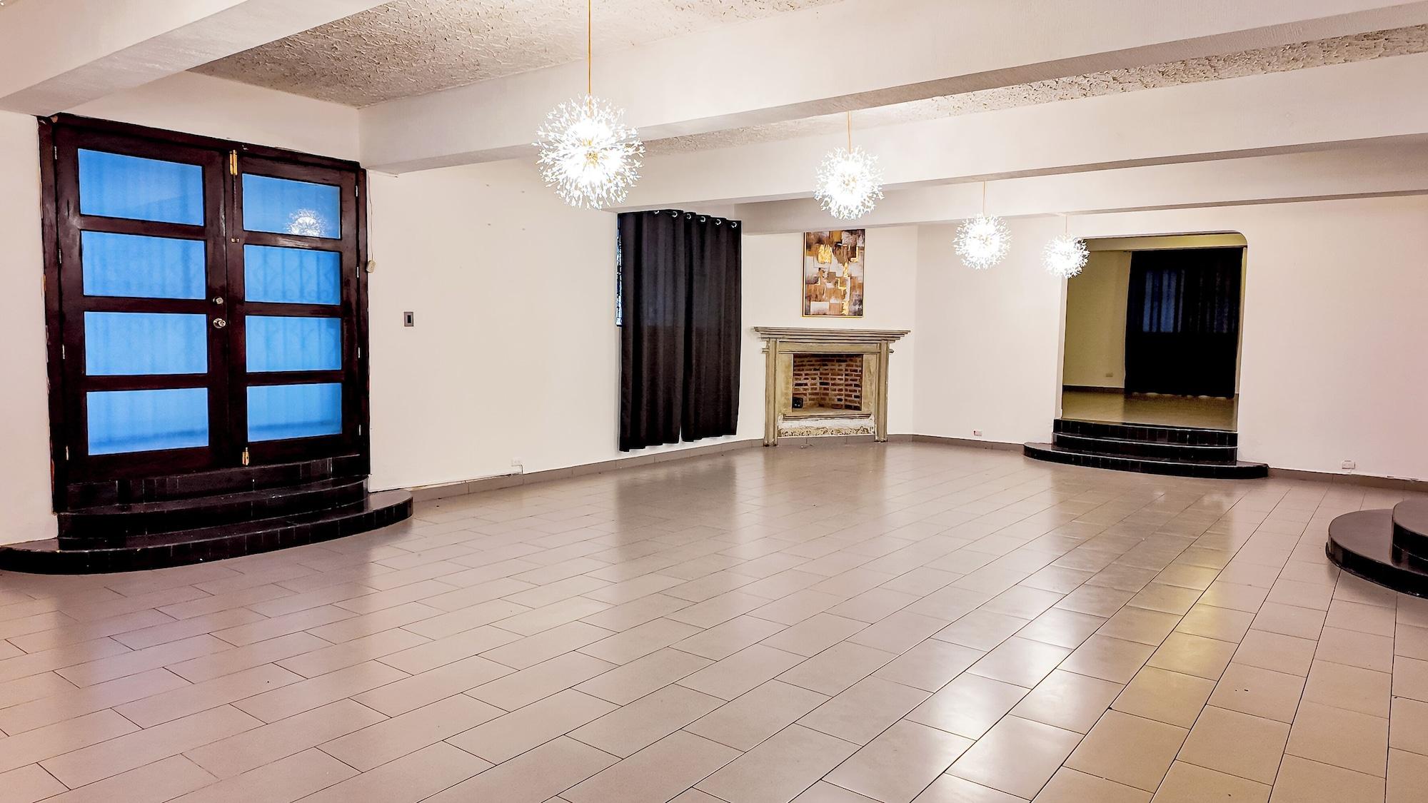 Sala de Reuniones ONE Luxury Events & Lodging