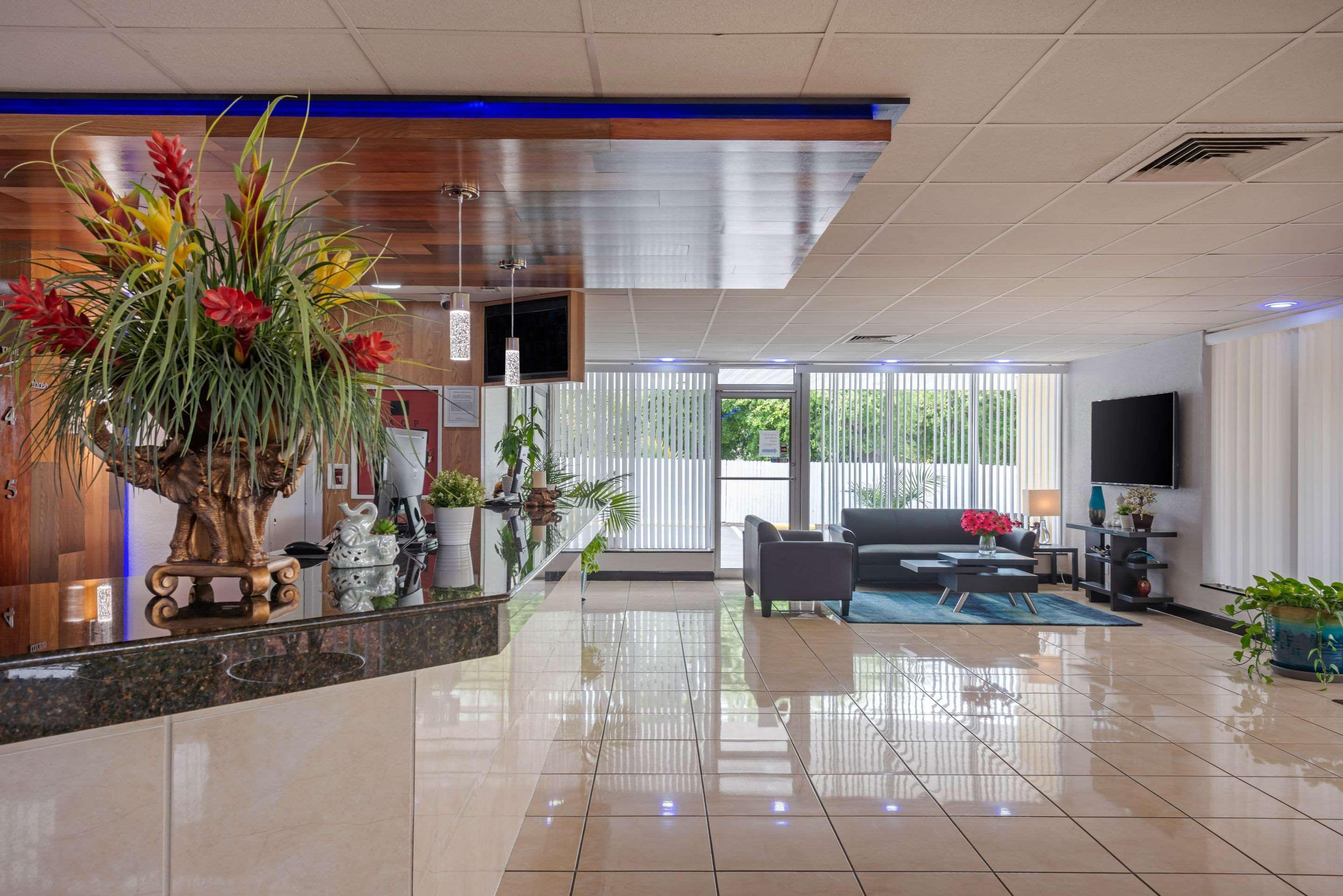 Vista Lobby Rodeway Inn Clermont