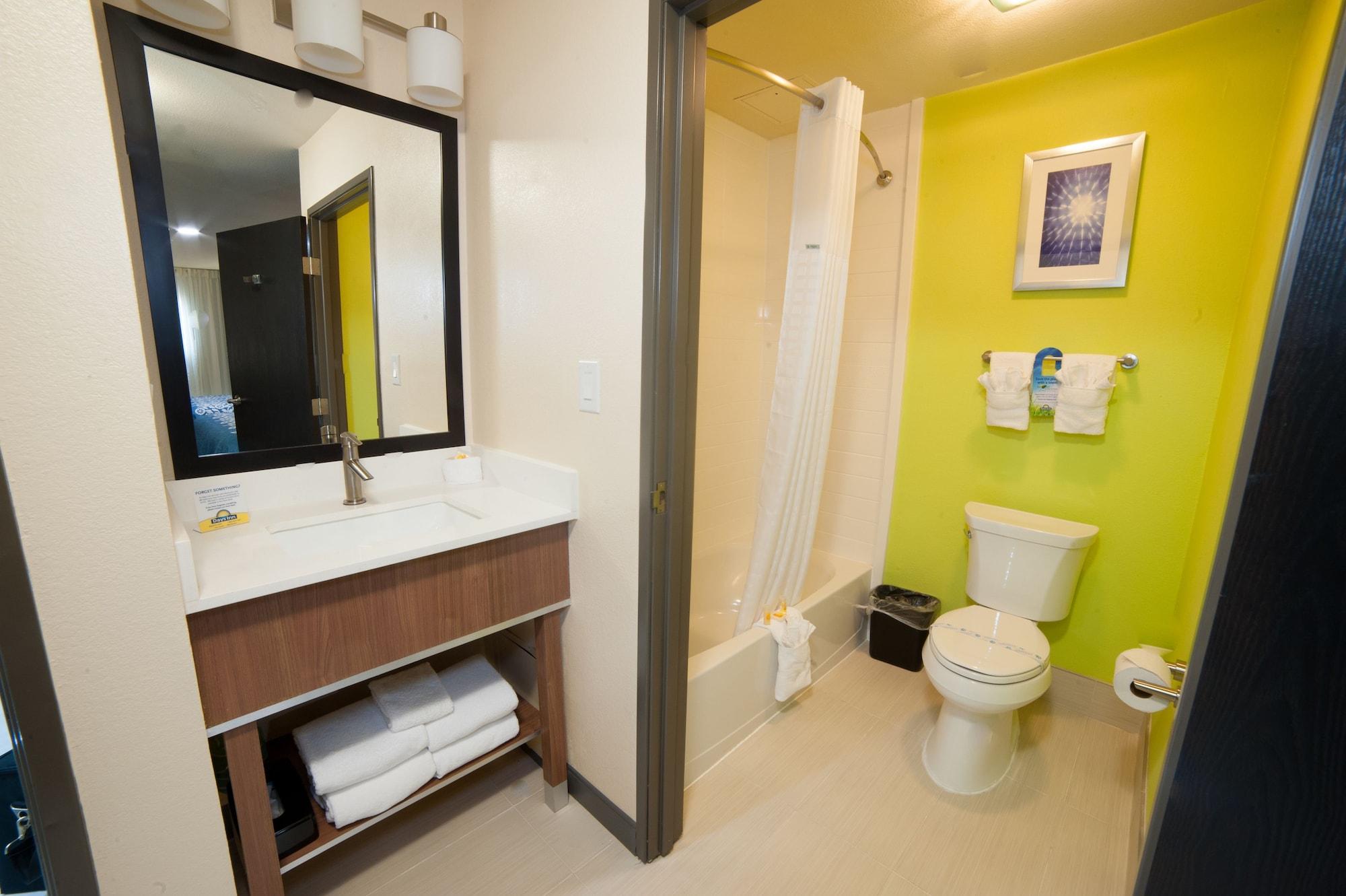 Equipamiento de Habitación Arya Inn & Suites Farmers Branch