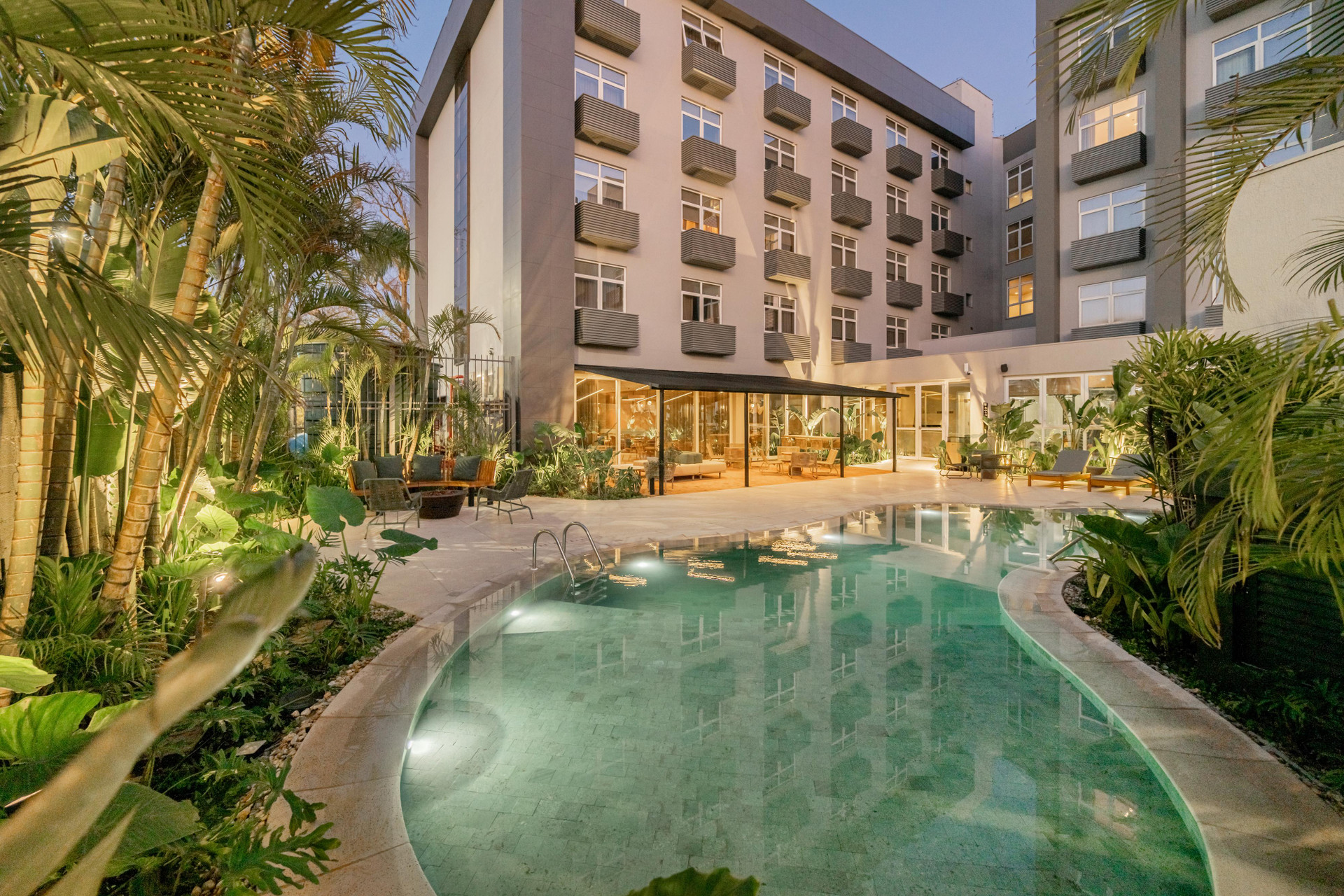 Vista Piscina Intercity Porto Alegre Aeroporto