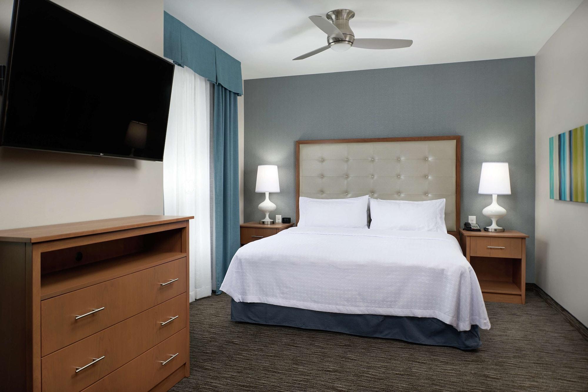 Habitación Homewood Suites by Hilton Cincinnati-Midtown, OH