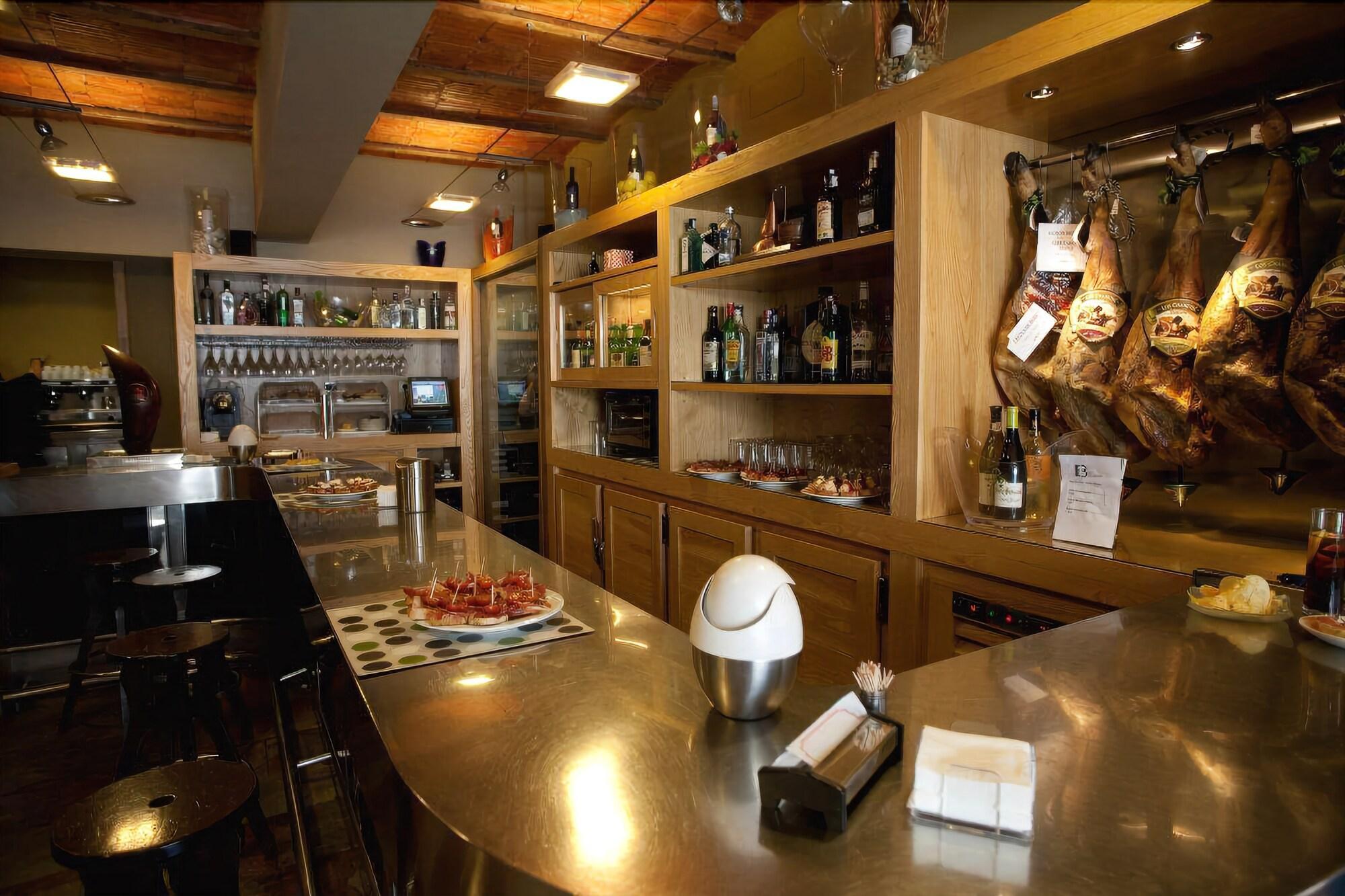 Bar/Salón Hotel El Balcón