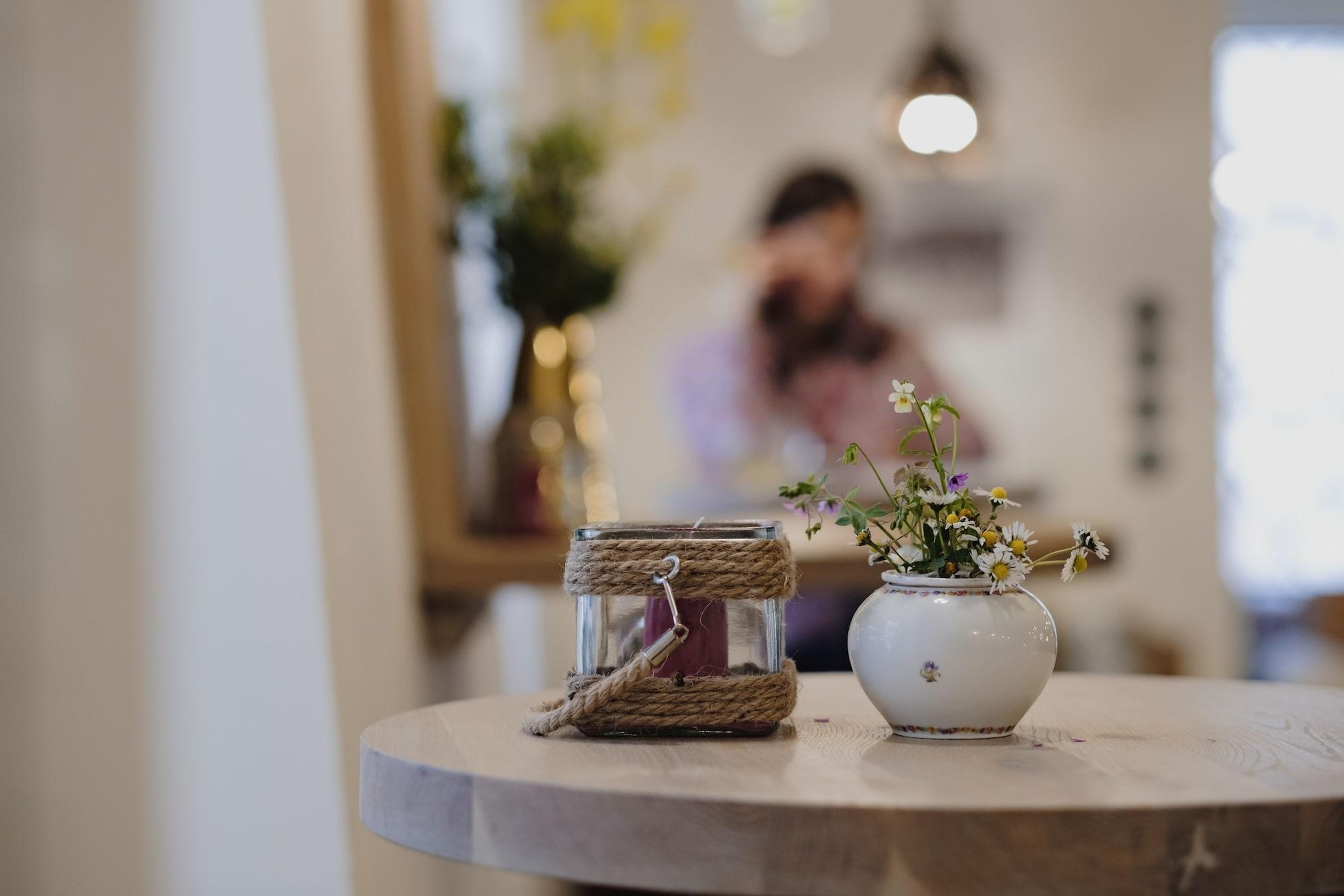 Comodidades del Alojamiento Monastery Garden Bistro & Rooms