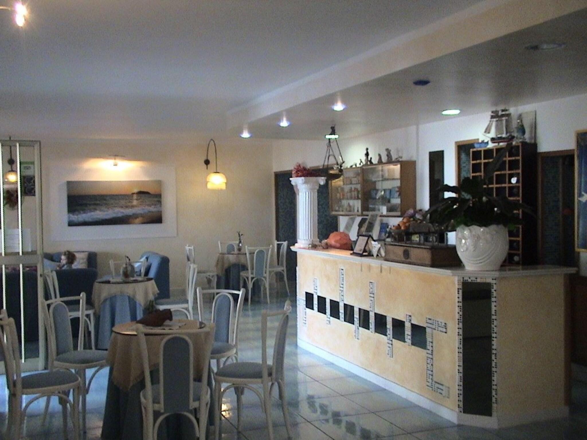 Vista Lobby Hotel Cristina