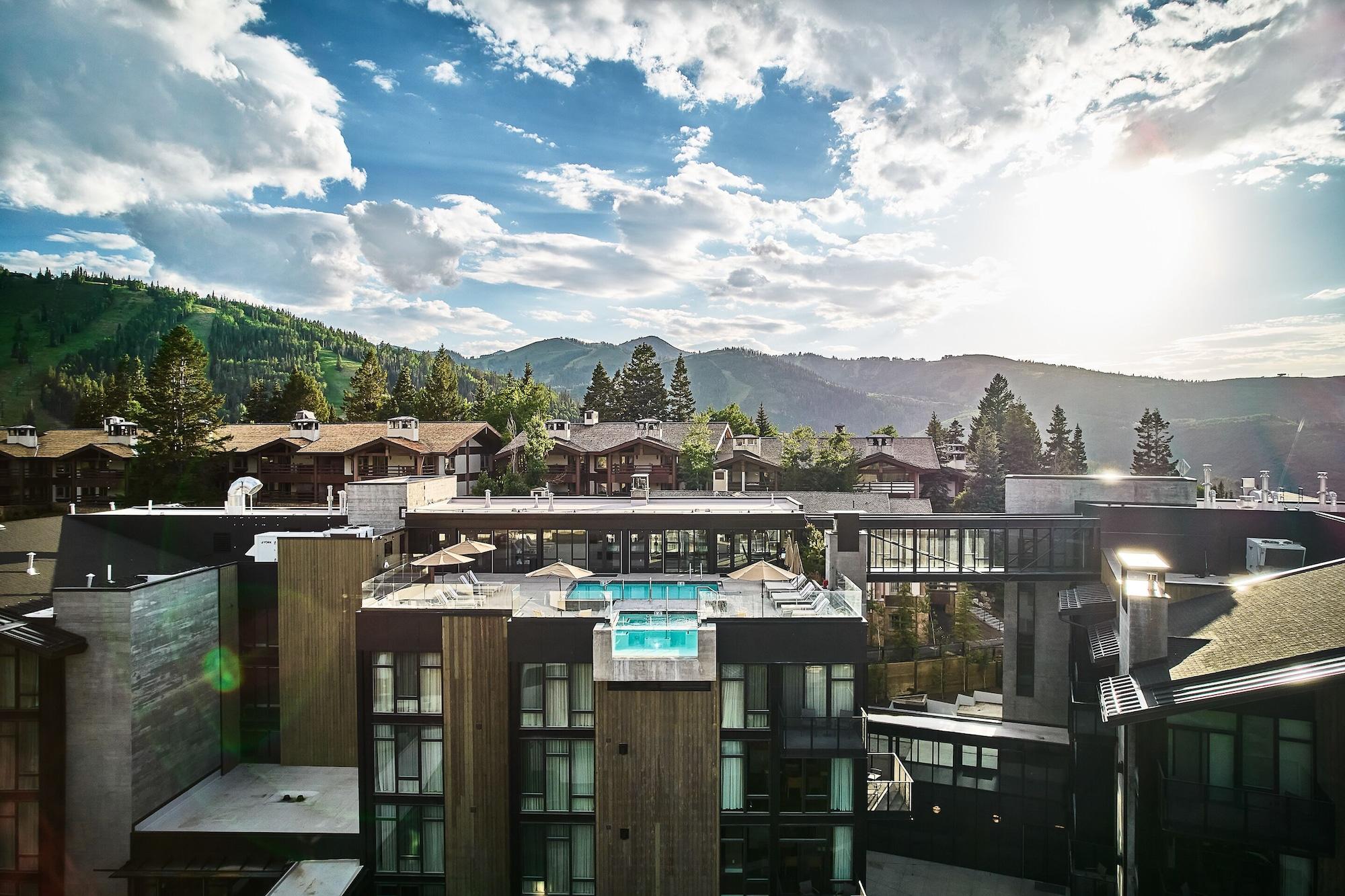 Vista Exterior Goldener Hirsch, Auberge Resorts Collection