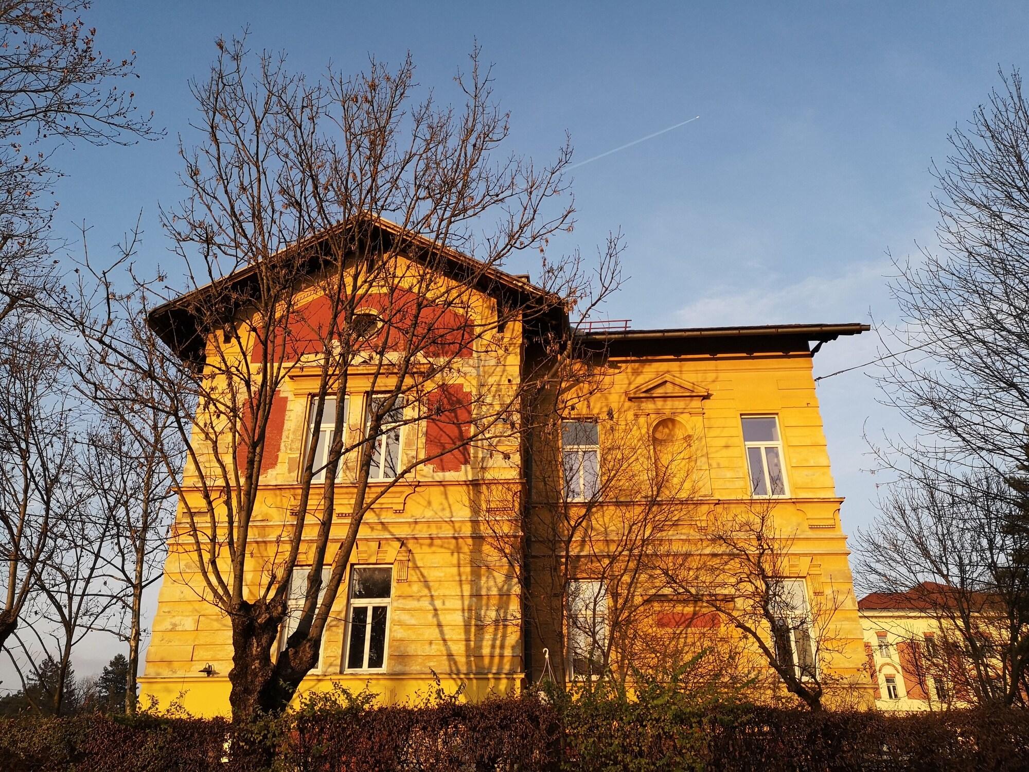 Vista Exterior Vila Veselova