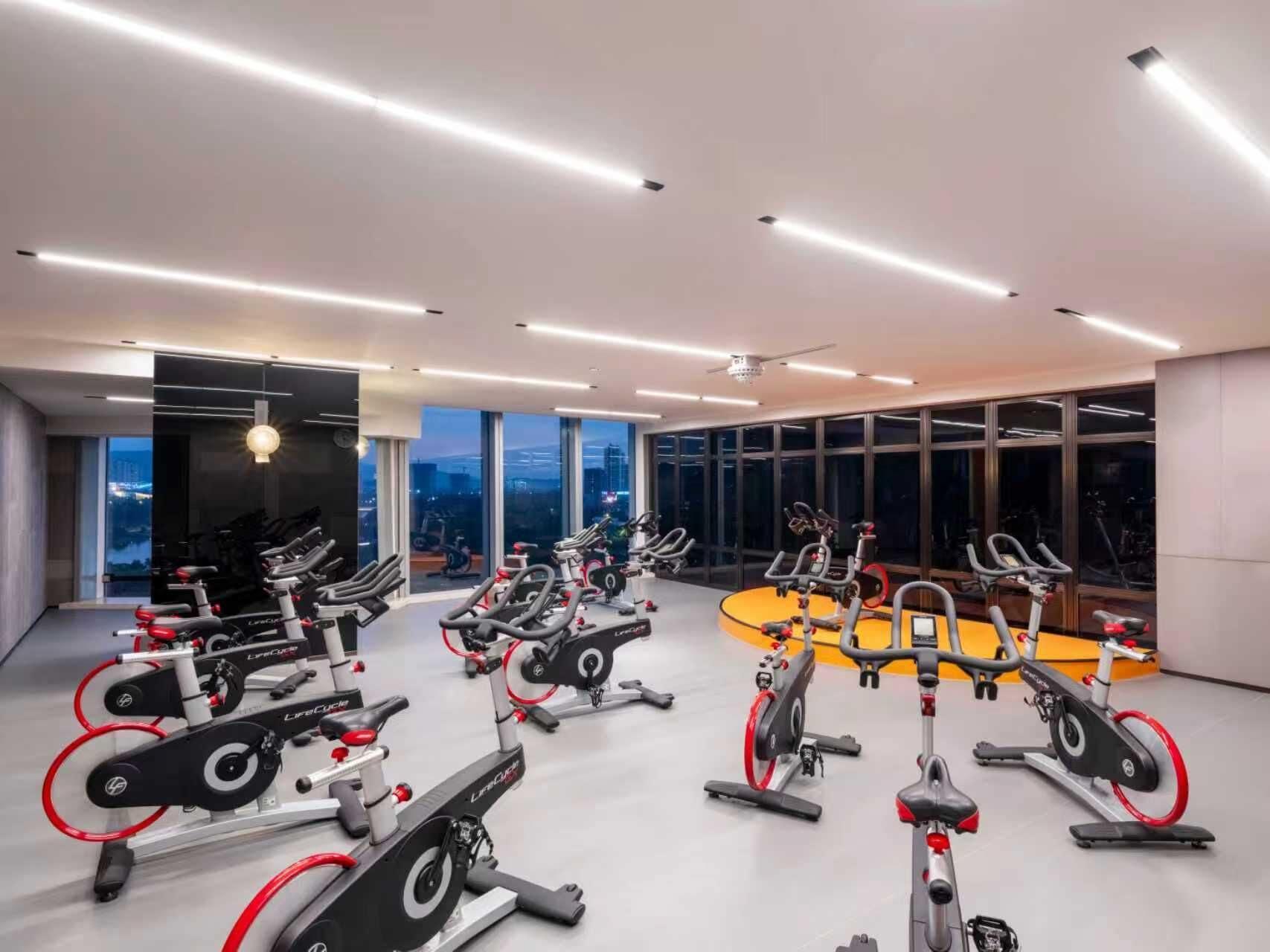Gimnasio Shangri-La Yiwu