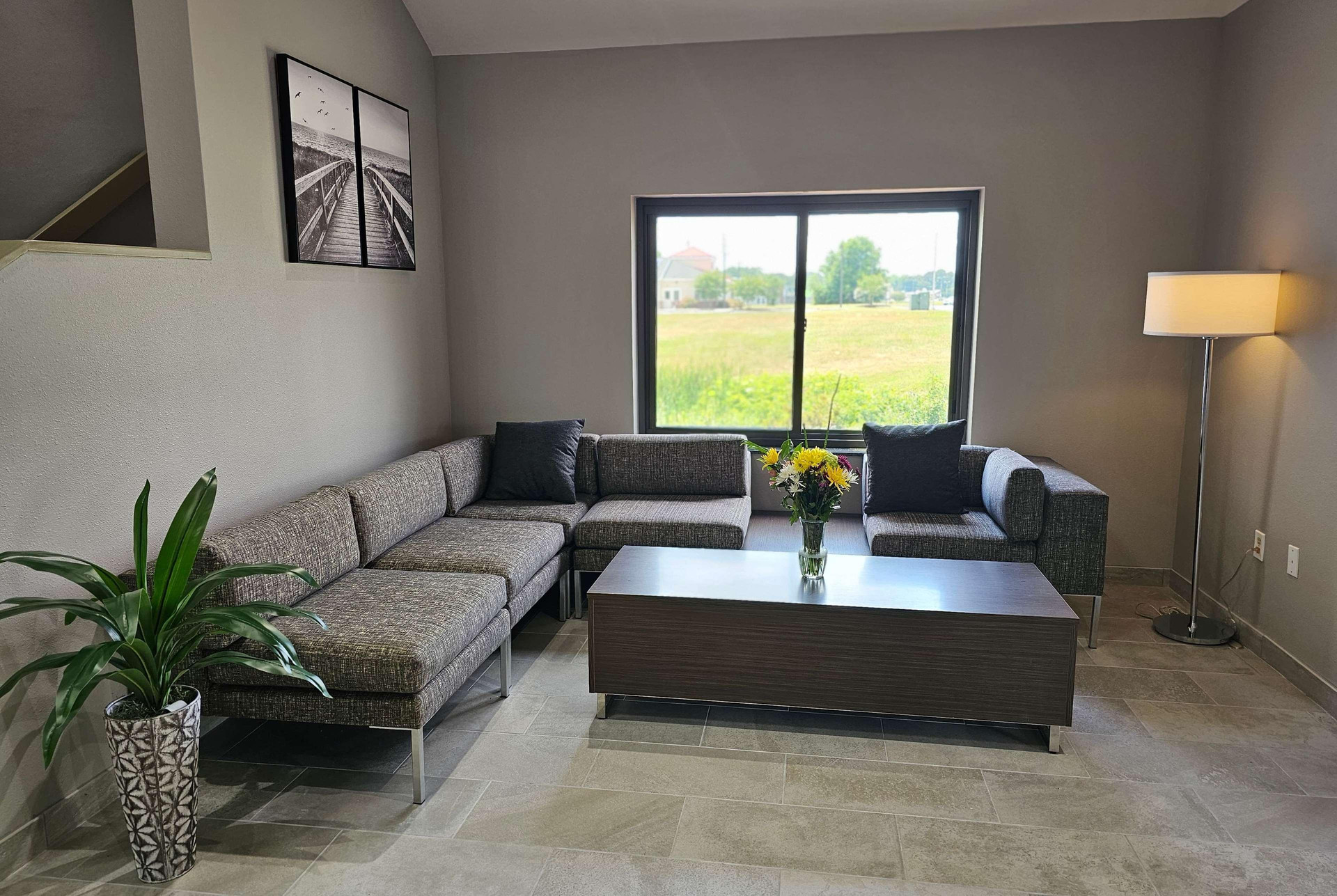 Vista Lobby Wingate by Wyndham Salisbury