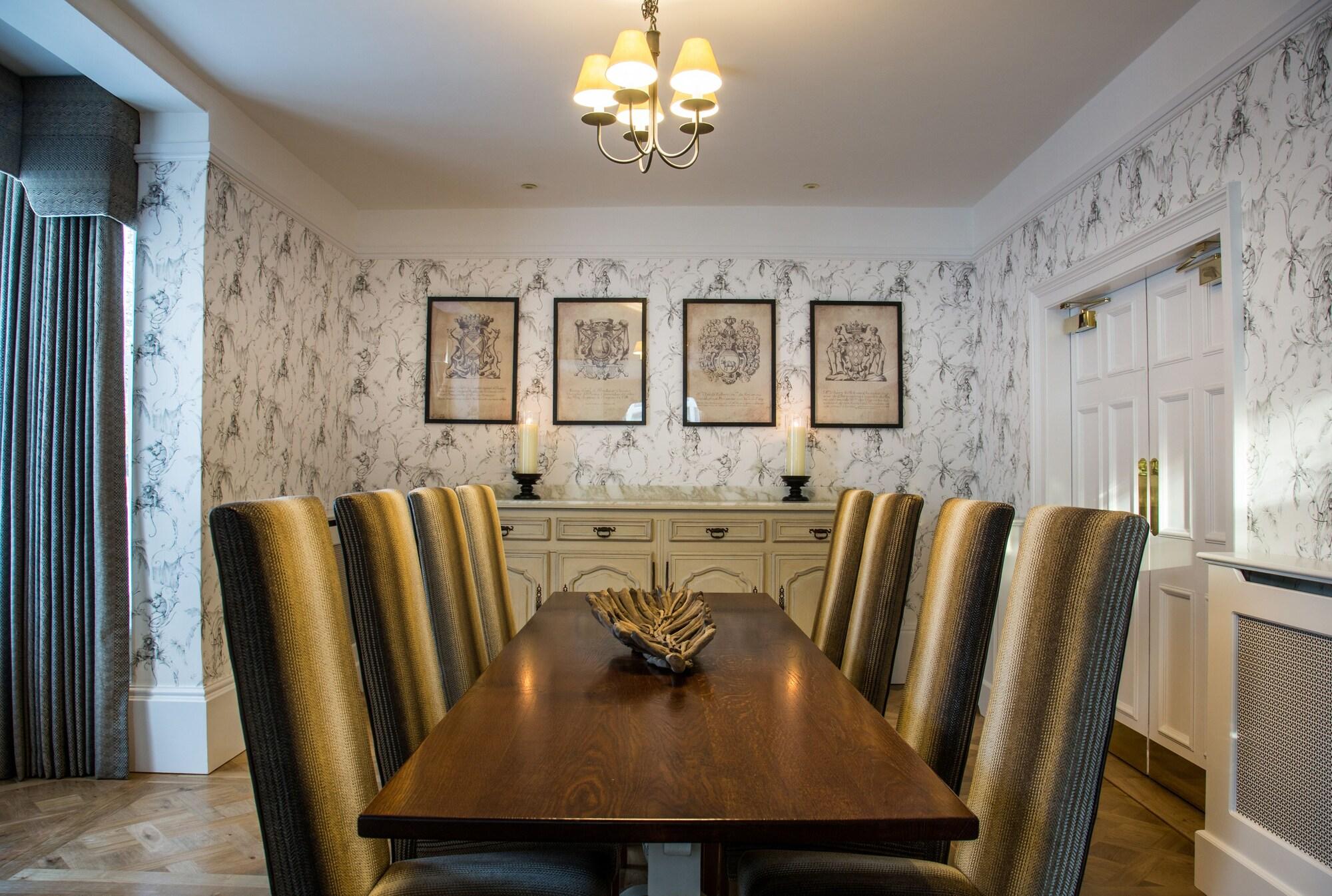 Bar/Salón Arden House