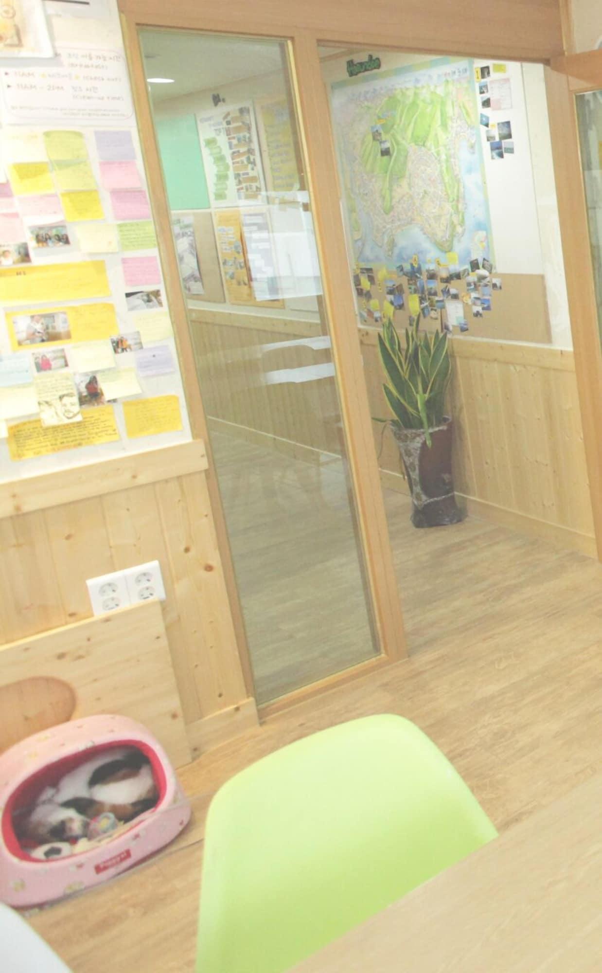 Restaurant Hi Korea Guest House - Hostel, Caters to Women