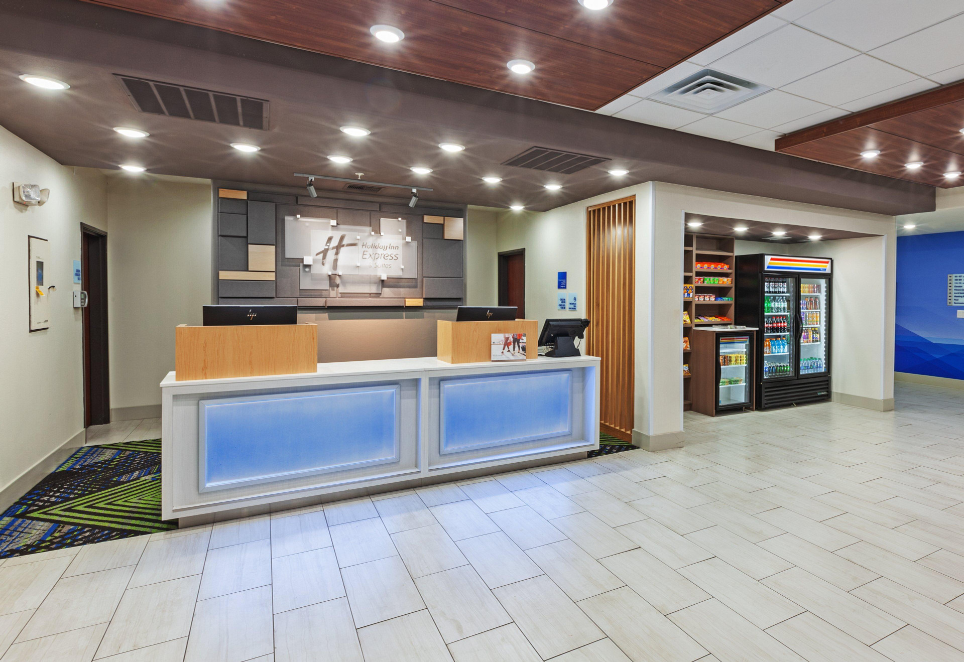 Vista Lobby Holiday Inn Express & Suites Sealy by IHG
