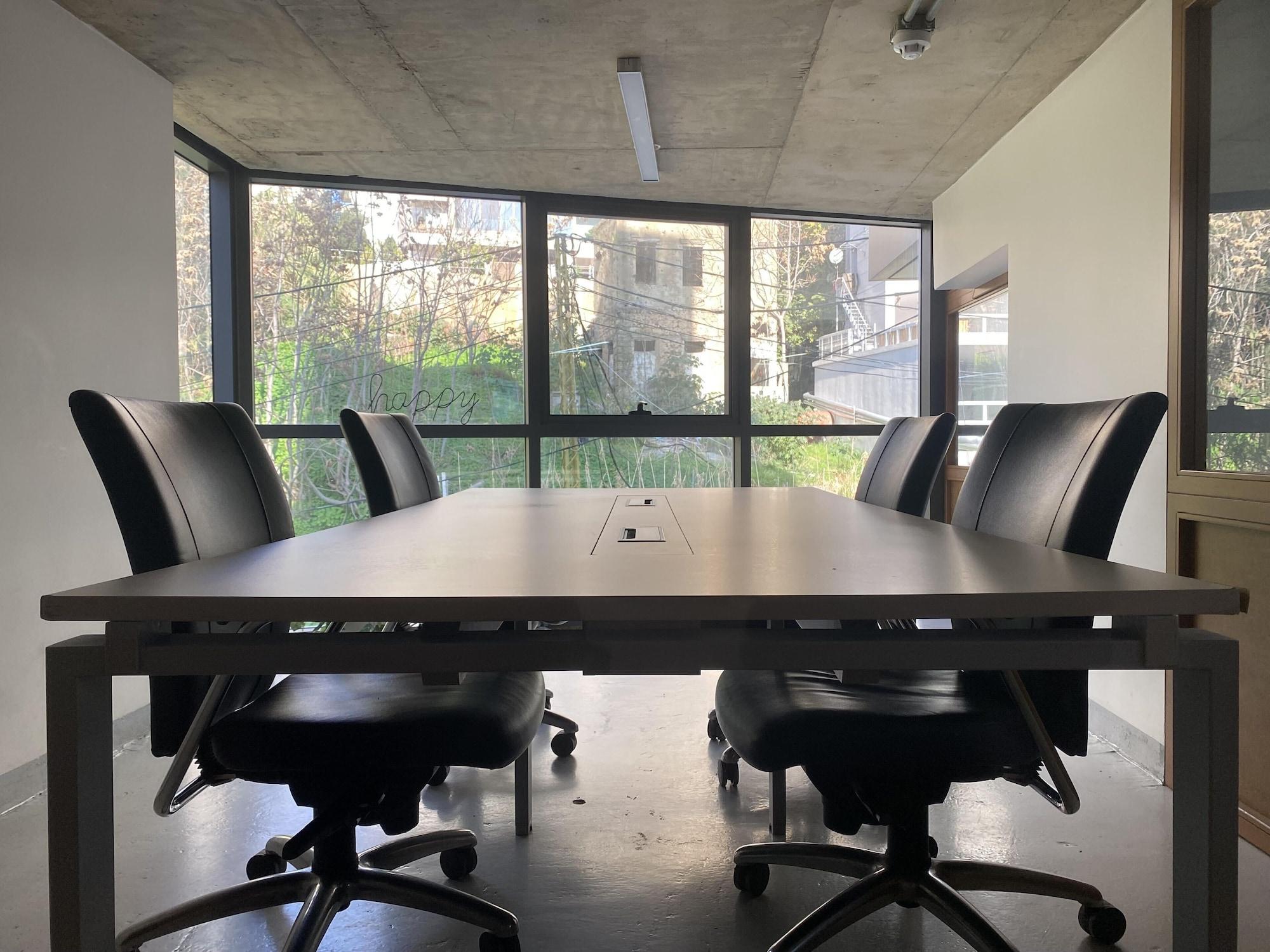 Sala de Reuniones Shade Suites and Studios