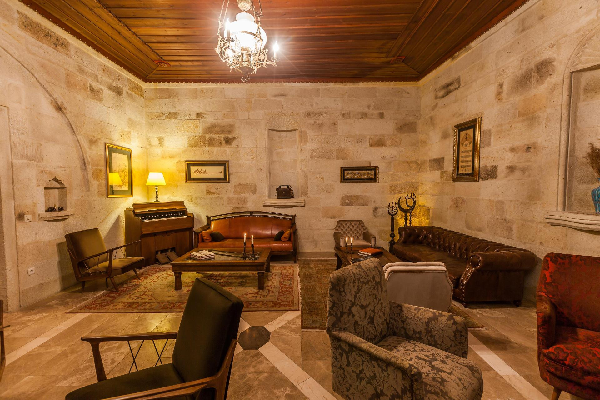 Vista Lobby Yunak Evleri