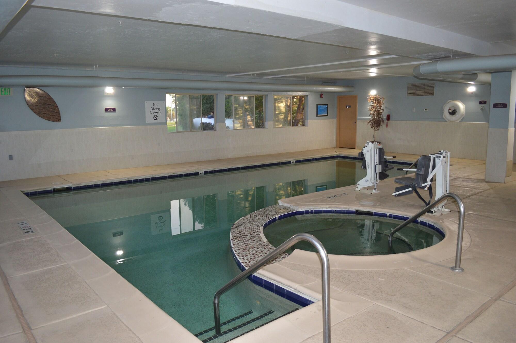 Spa First Choice Inns at the Swell
