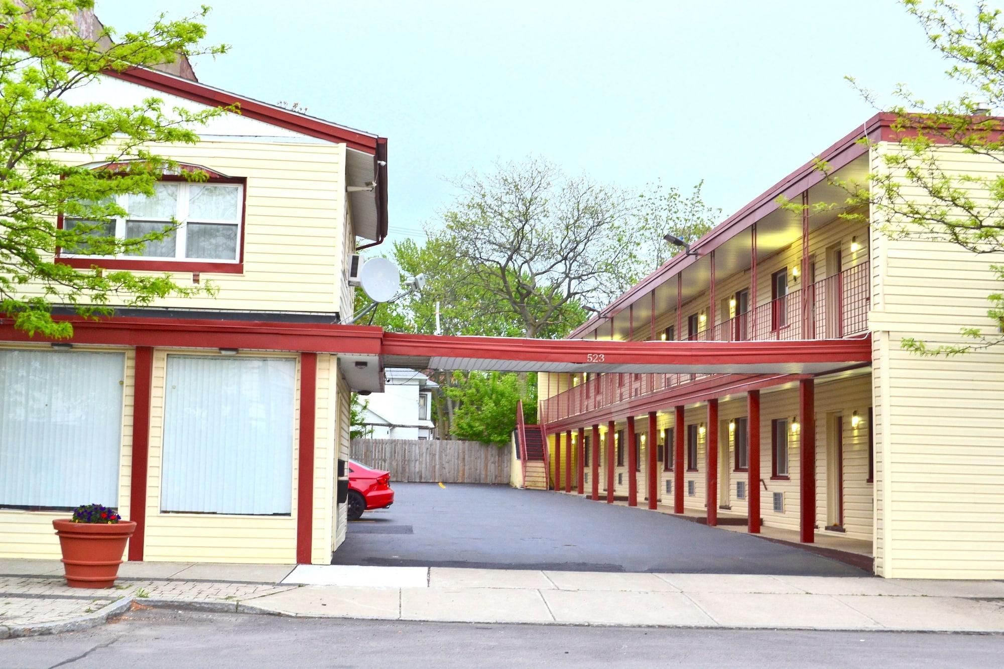 Vista Exterior Passport Inn - By The Falls NY