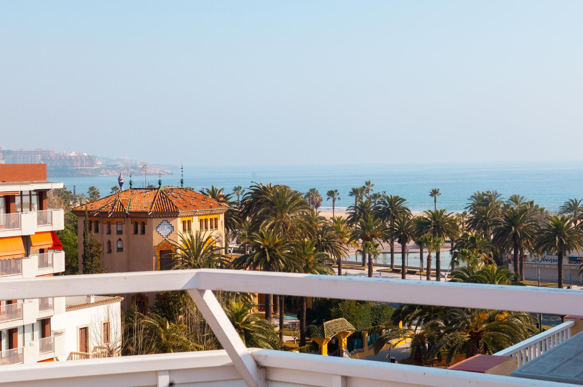 Vista Exterior Evenia President Hotel