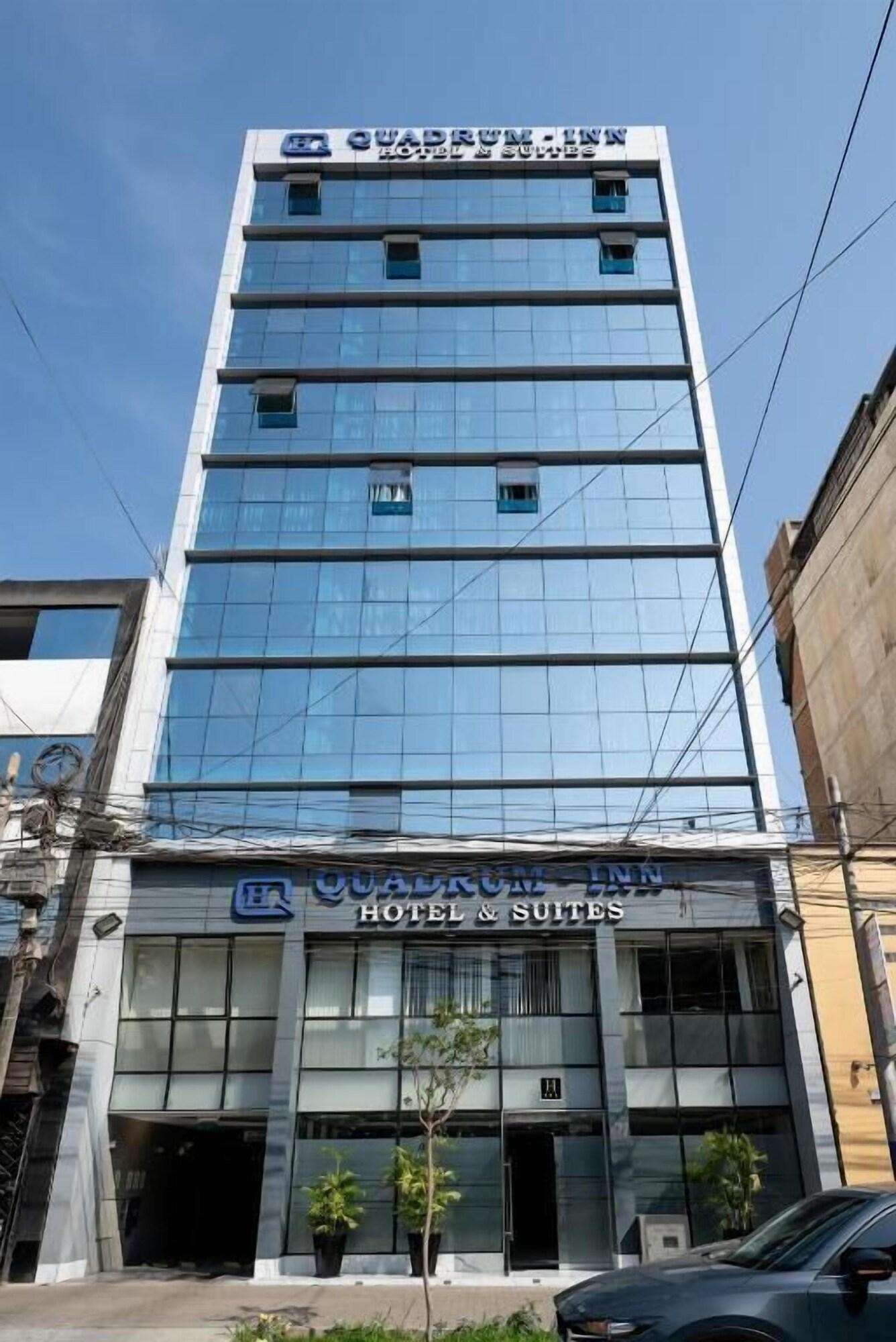 Vista Exterior HOTEL QUADRUM