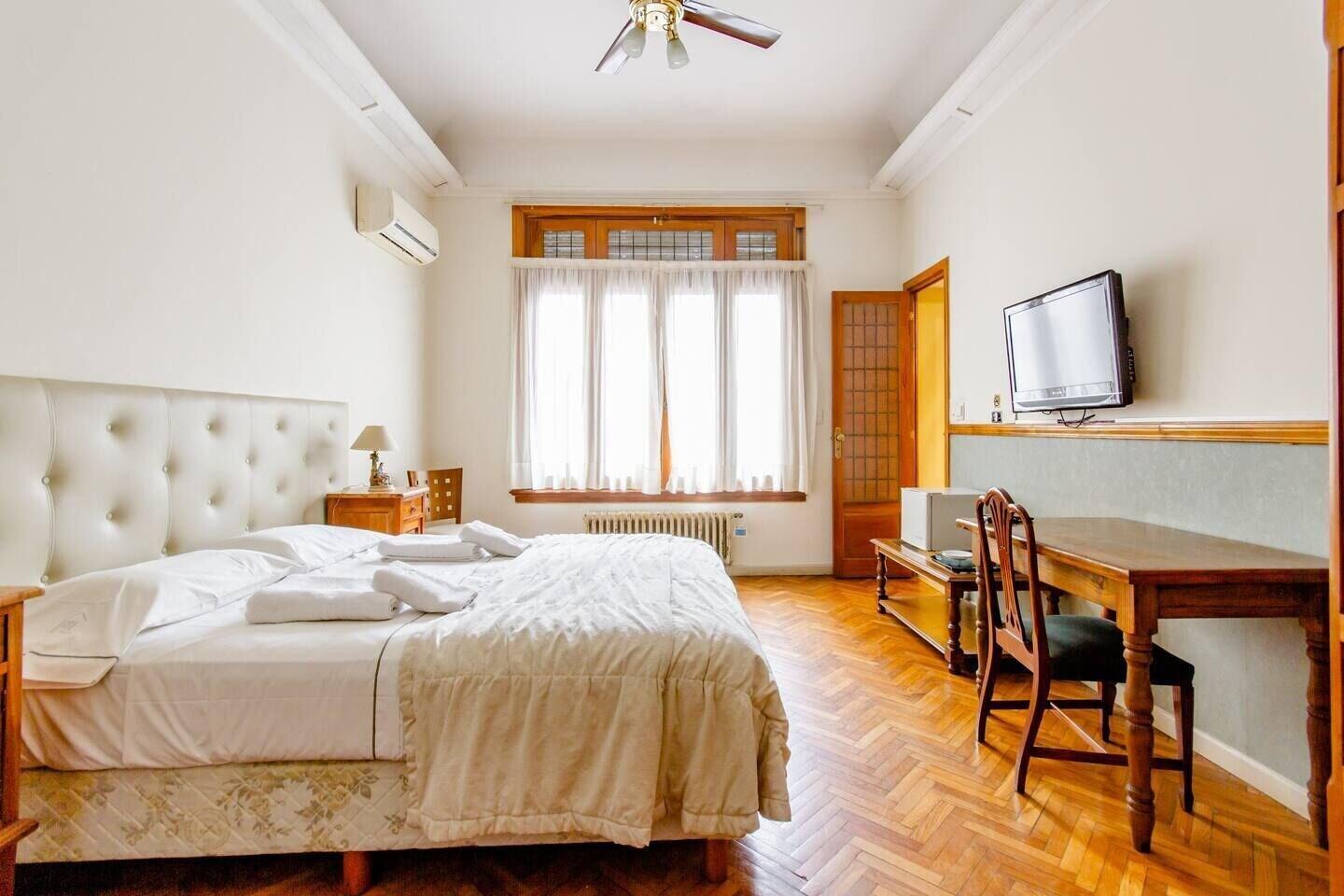 Varios Baires House