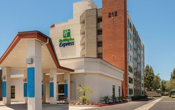 Holiday Inn Express Fullerton - Anaheim by IHG