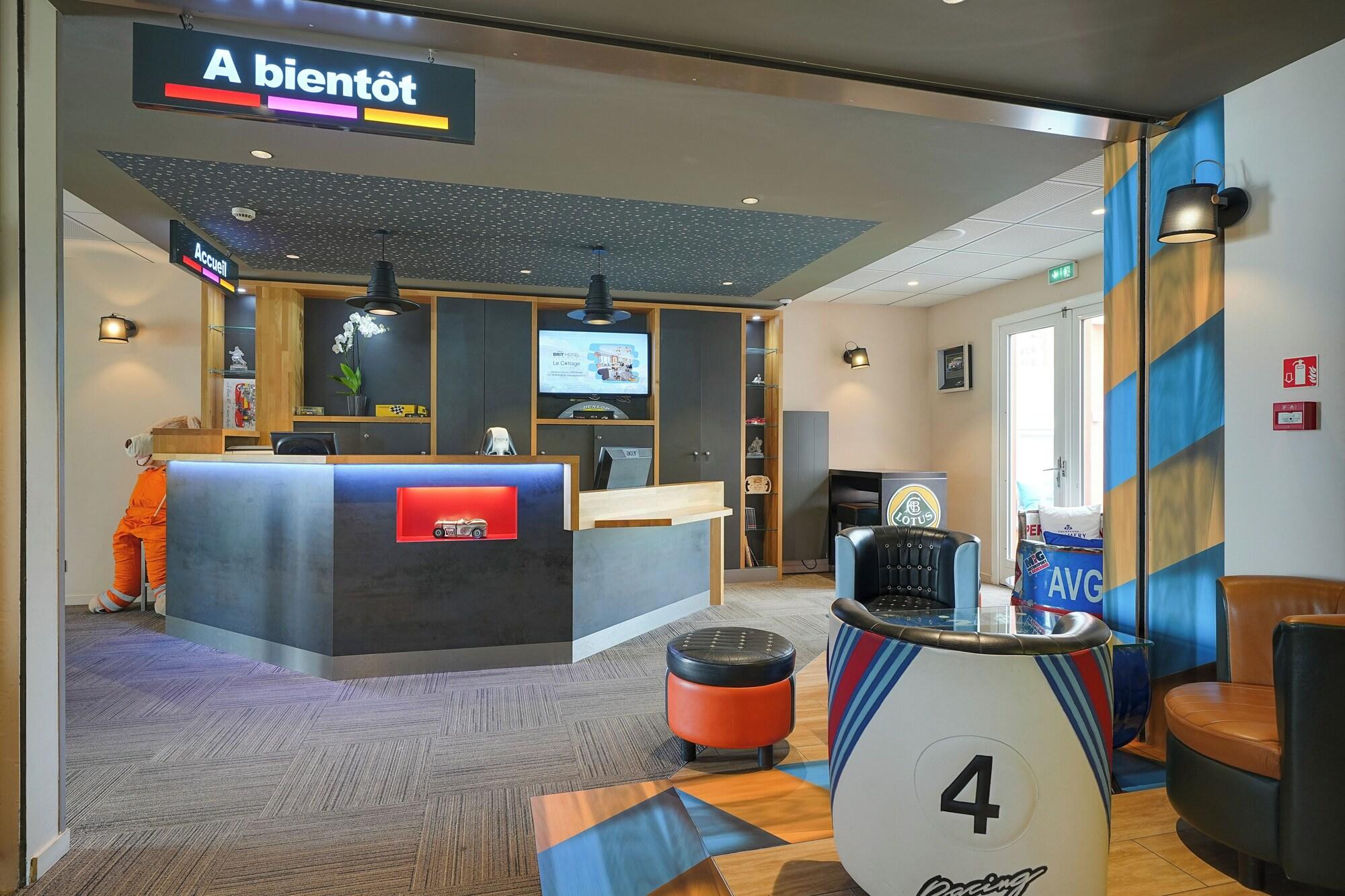 Vista Lobby Brit Hotel Le Cottage