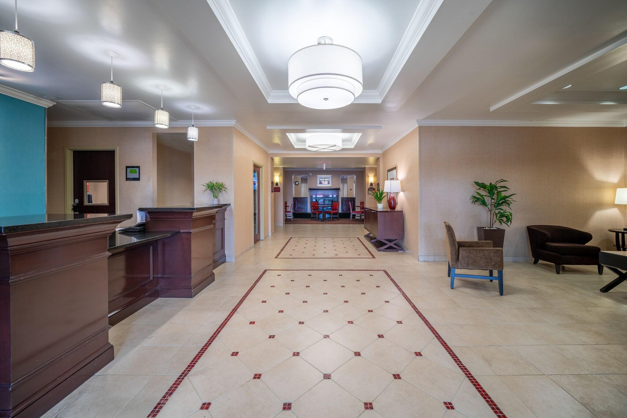 Vista Lobby Hotel Arboretum