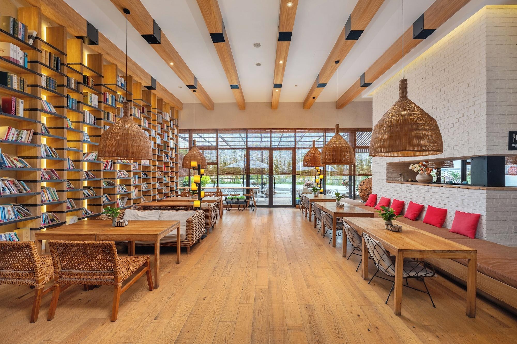 Restaurant Manli Hotel Shanghai Pudong Airport Branch-Free shuttle buses to Pudong Airport and Disneyland