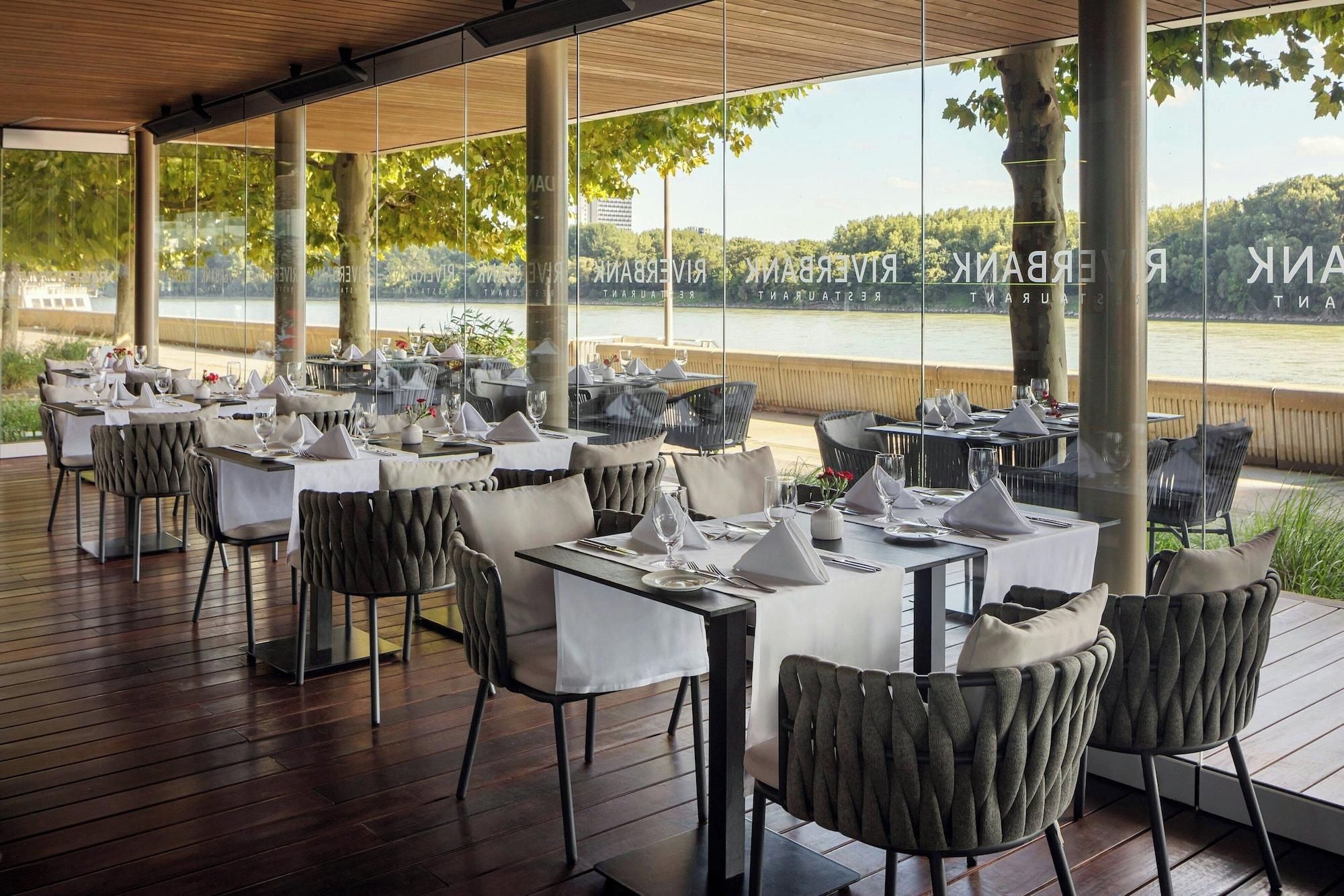 Restaurant Grand Hotel River Park, a Luxury Collection Hotel Bratislava