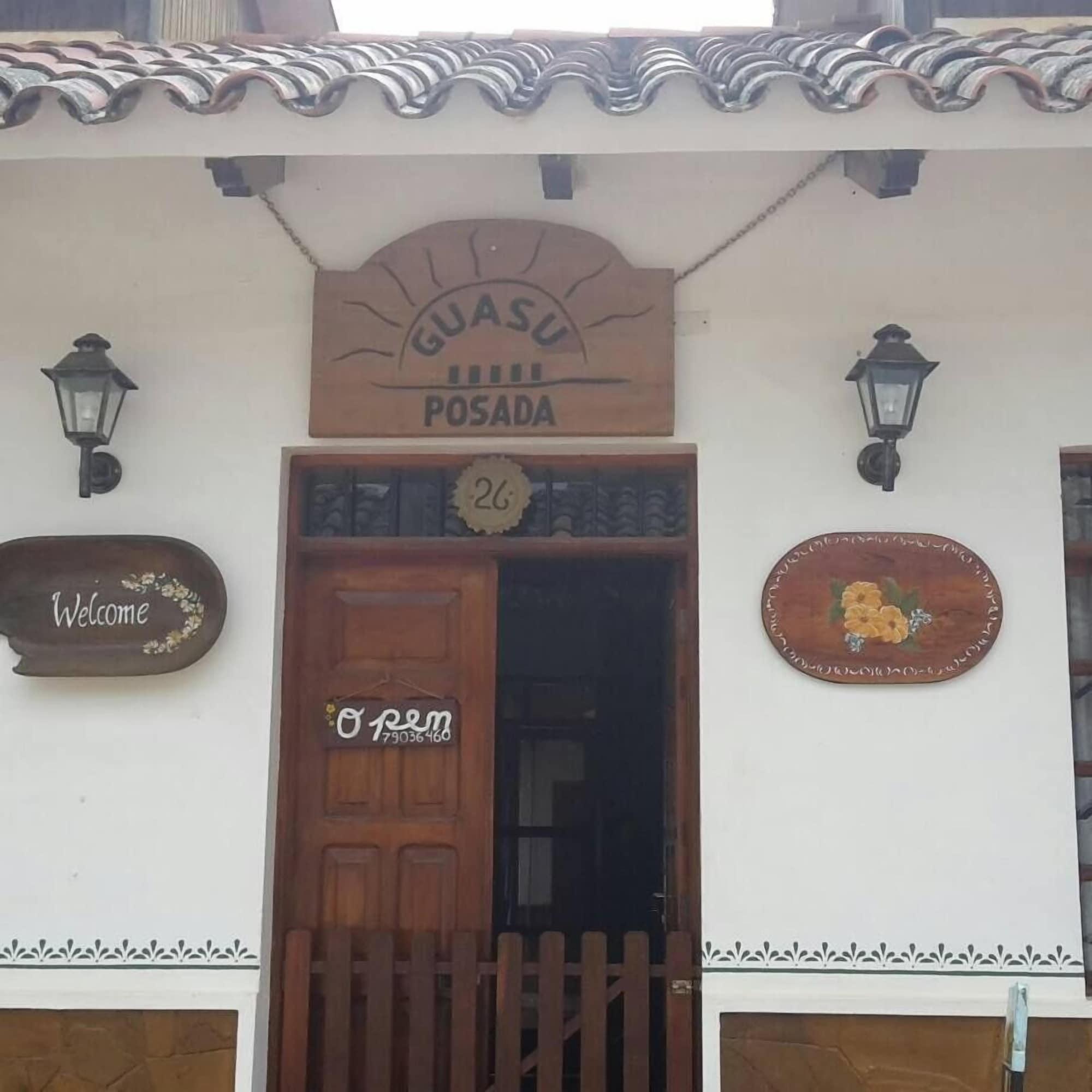 Vista Exterior Posada Guasu